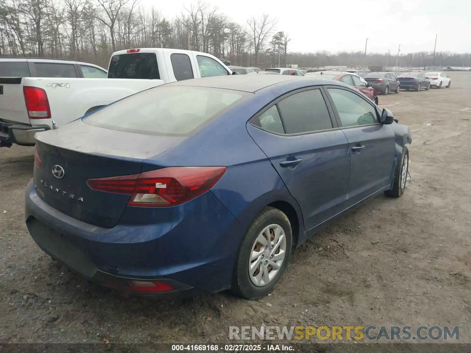 4 Photograph of a damaged car 5NPD74LF5KH427619 HYUNDAI ELANTRA 2019