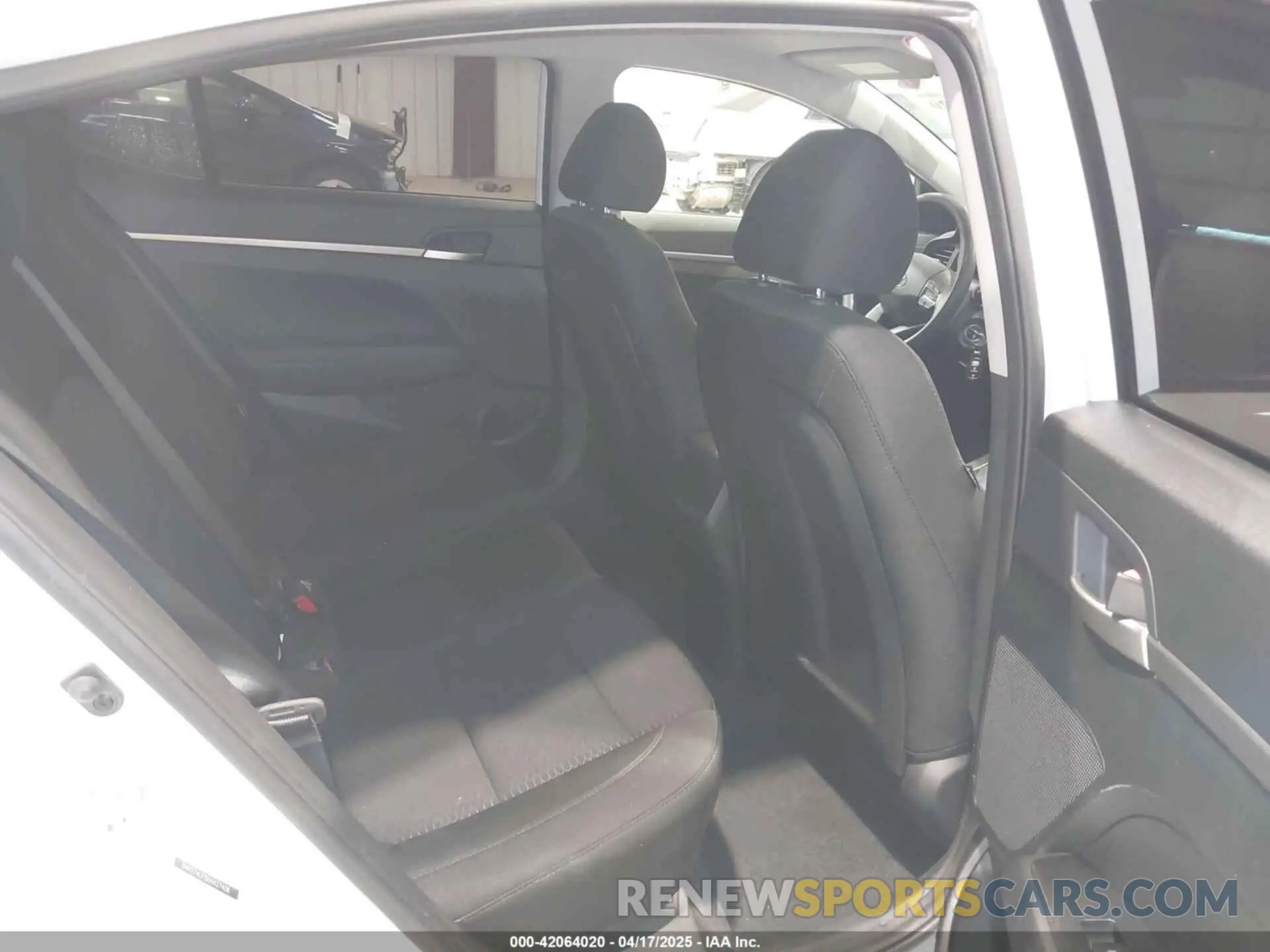 8 Photograph of a damaged car 5NPD74LF5KH437406 HYUNDAI ELANTRA 2019
