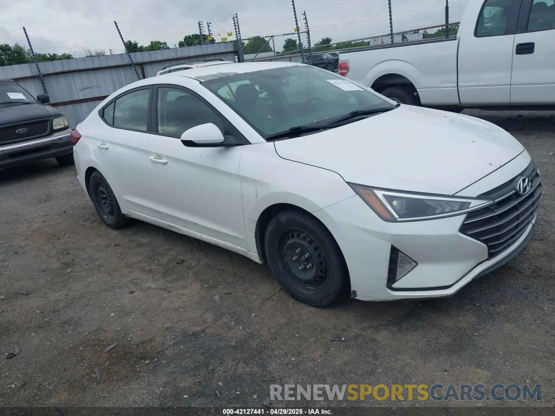 1 Photograph of a damaged car 5NPD74LF5KH439382 HYUNDAI ELANTRA 2019