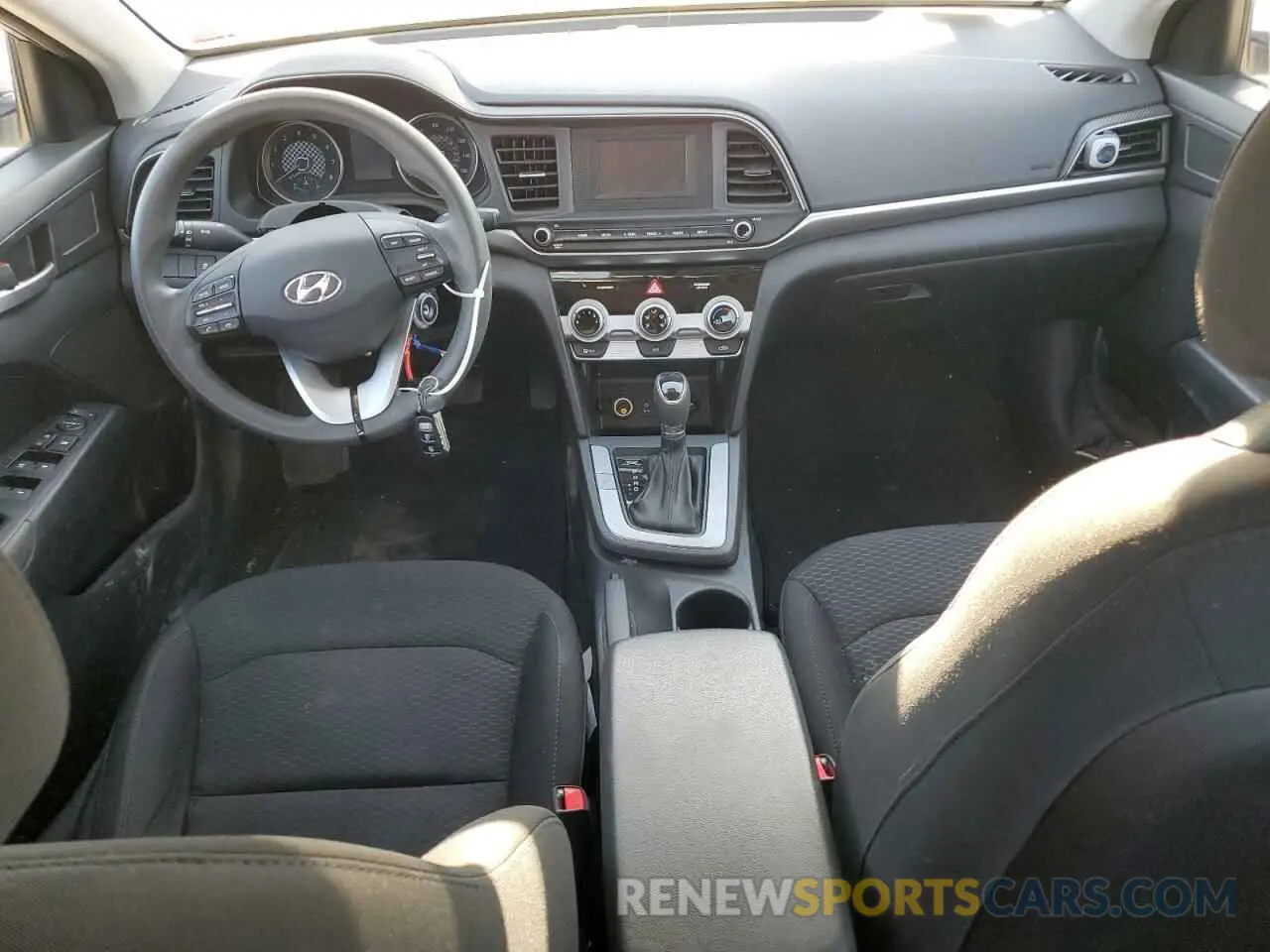 8 Photograph of a damaged car 5NPD74LF5KH444257 HYUNDAI ELANTRA 2019