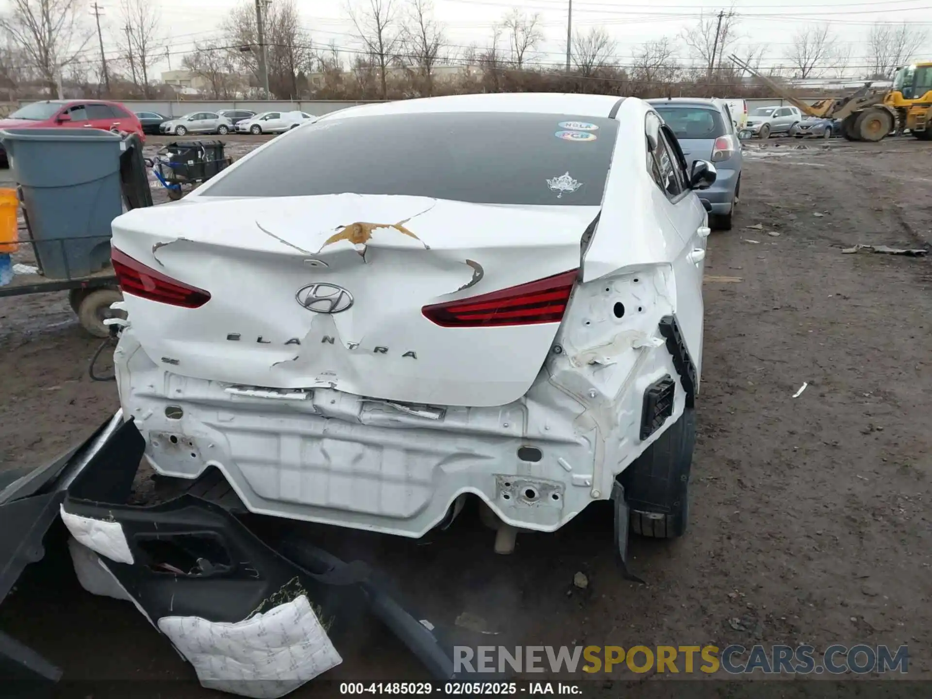 17 Photograph of a damaged car 5NPD74LF5KH461138 HYUNDAI ELANTRA 2019