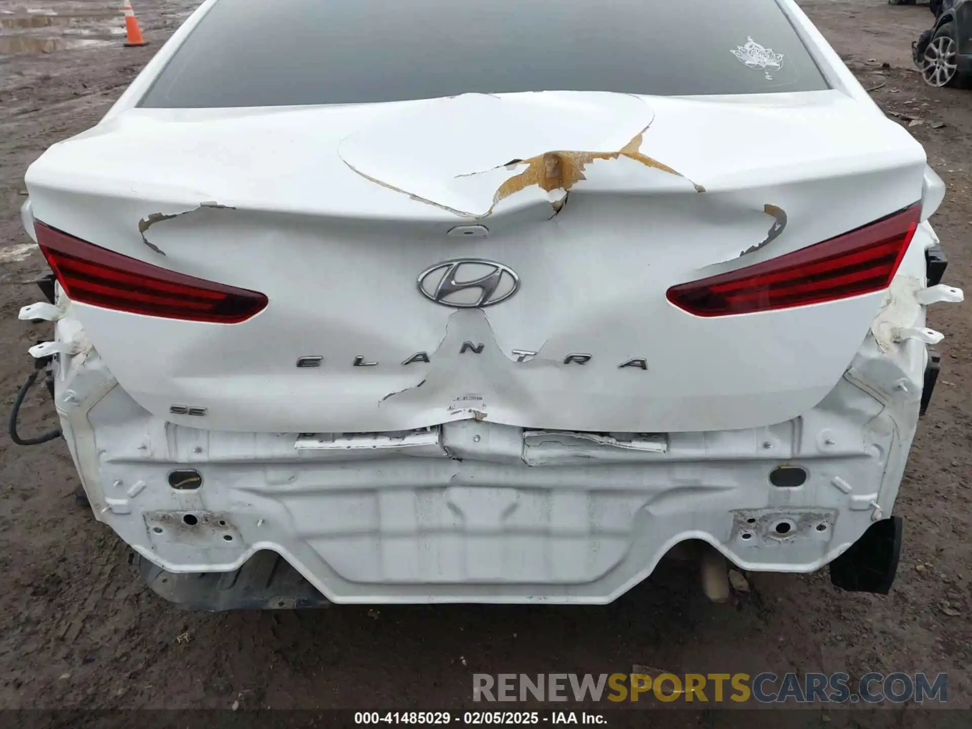 20 Photograph of a damaged car 5NPD74LF5KH461138 HYUNDAI ELANTRA 2019