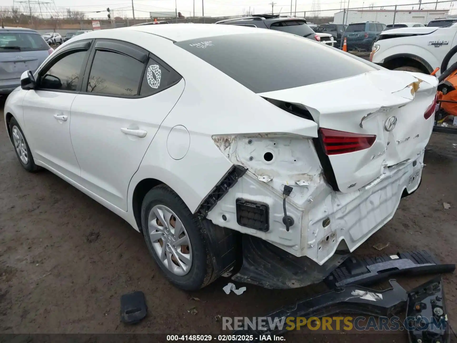 3 Photograph of a damaged car 5NPD74LF5KH461138 HYUNDAI ELANTRA 2019