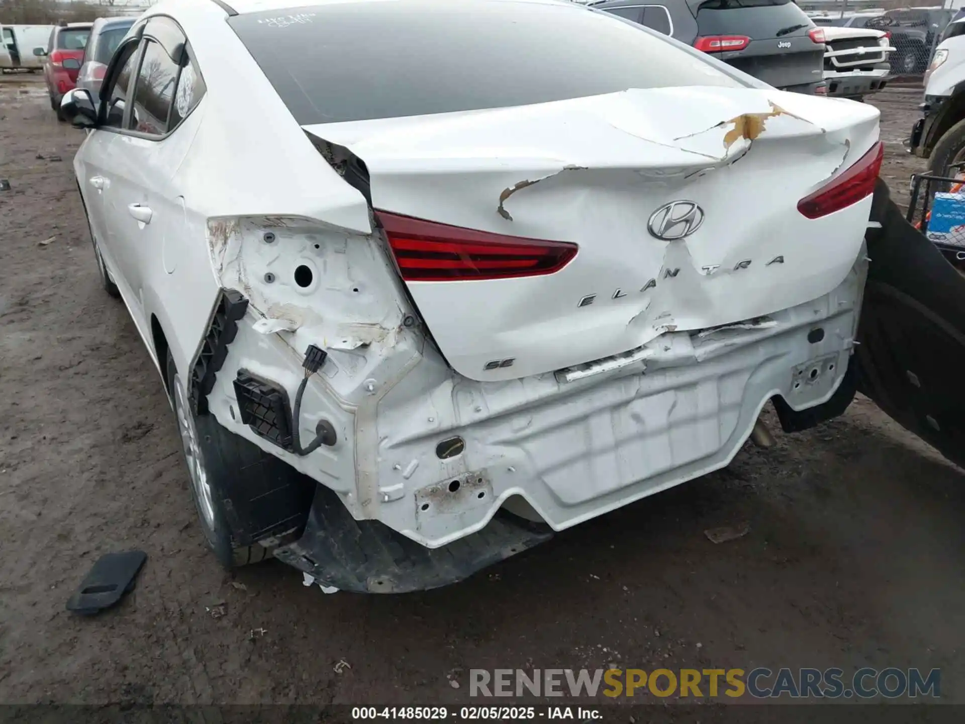 6 Photograph of a damaged car 5NPD74LF5KH461138 HYUNDAI ELANTRA 2019