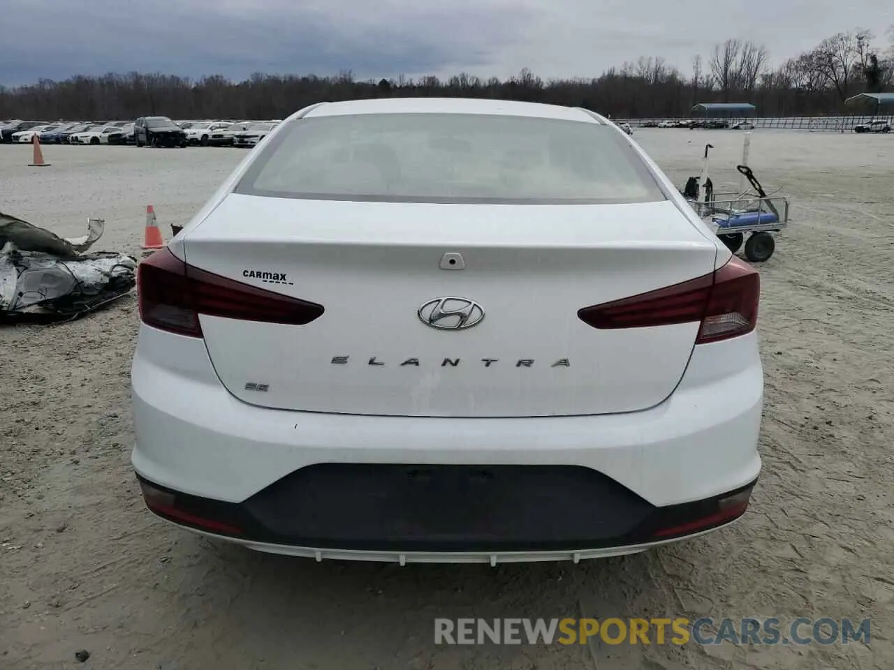 6 Photograph of a damaged car 5NPD74LF5KH479669 HYUNDAI ELANTRA 2019