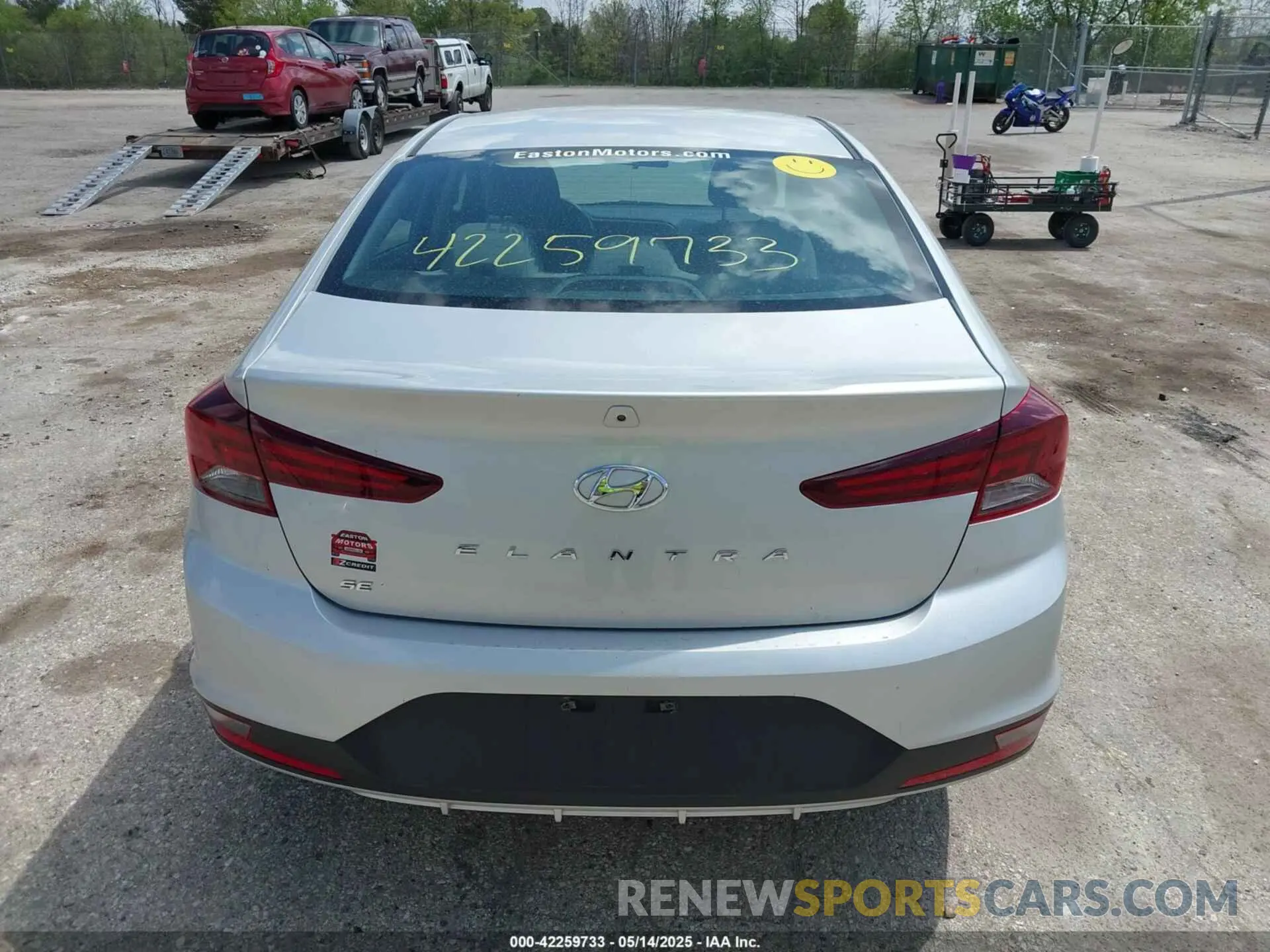17 Photograph of a damaged car 5NPD74LF5KH486637 HYUNDAI ELANTRA 2019