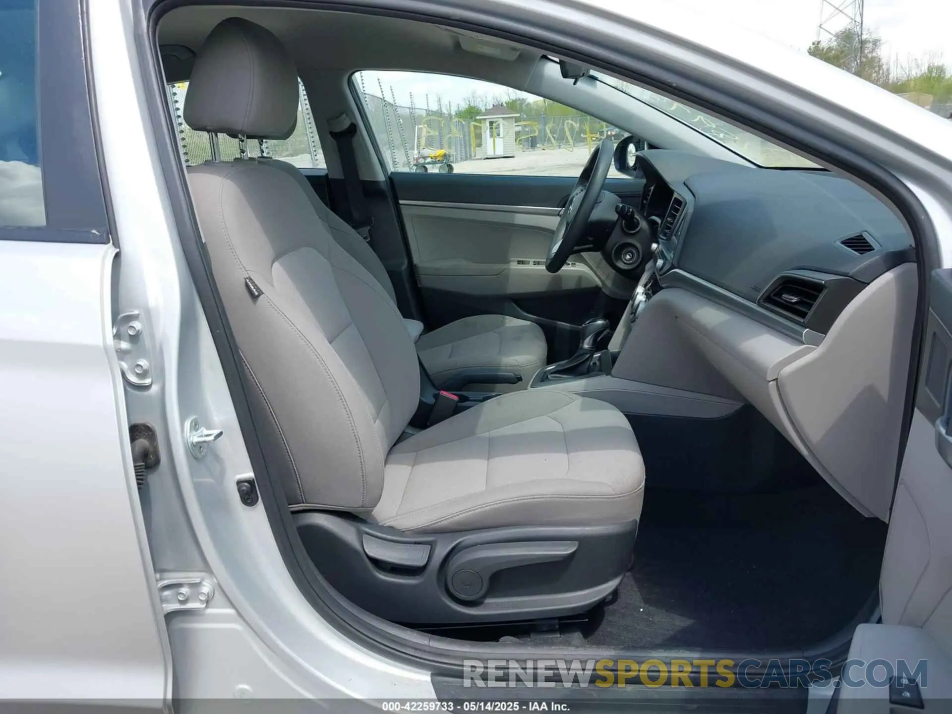 5 Photograph of a damaged car 5NPD74LF5KH486637 HYUNDAI ELANTRA 2019