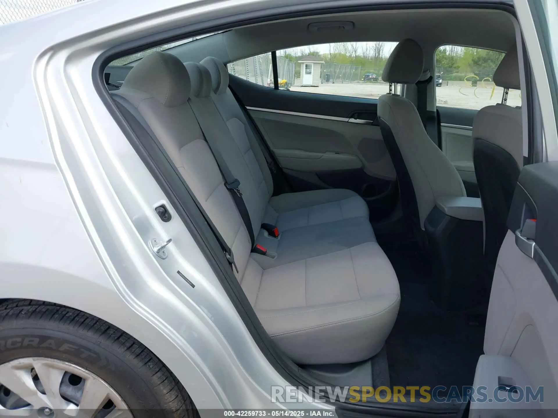 8 Photograph of a damaged car 5NPD74LF5KH486637 HYUNDAI ELANTRA 2019