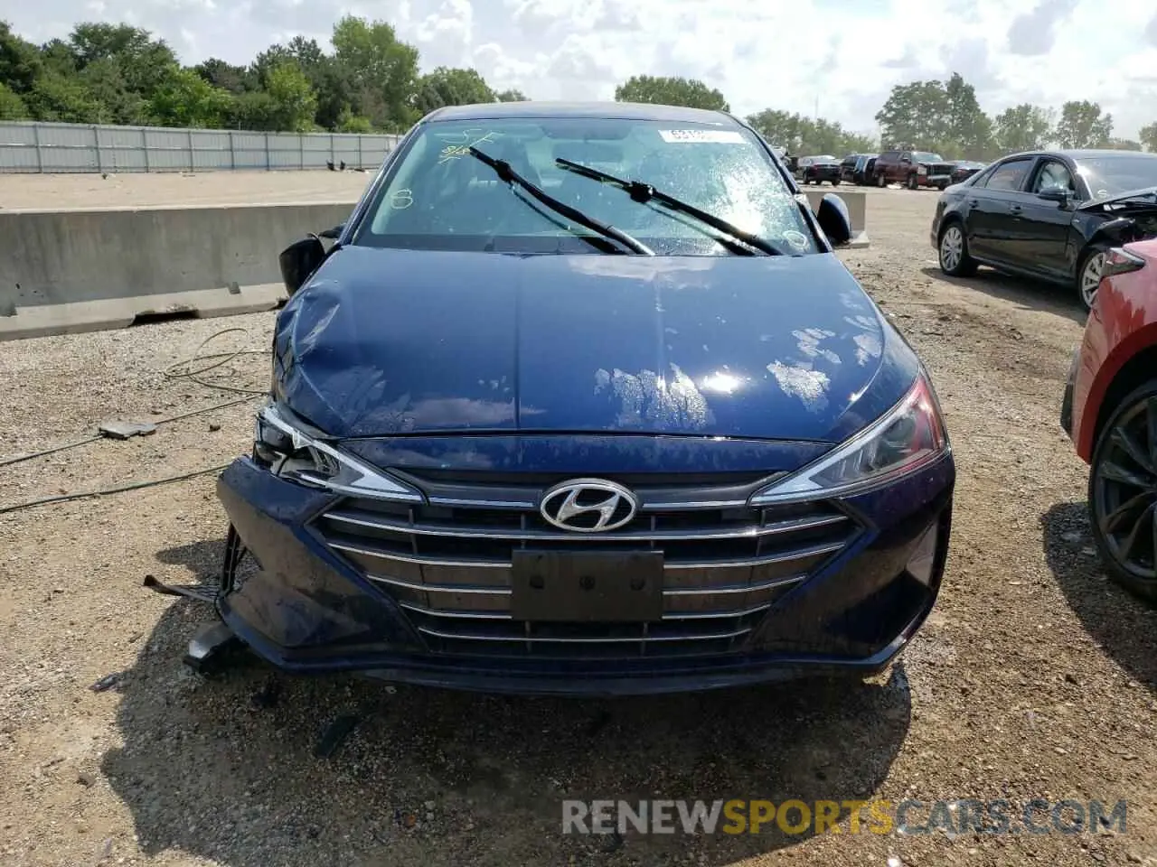 5 Photograph of a damaged car 5NPD74LF5KH495841 HYUNDAI ELANTRA 2019