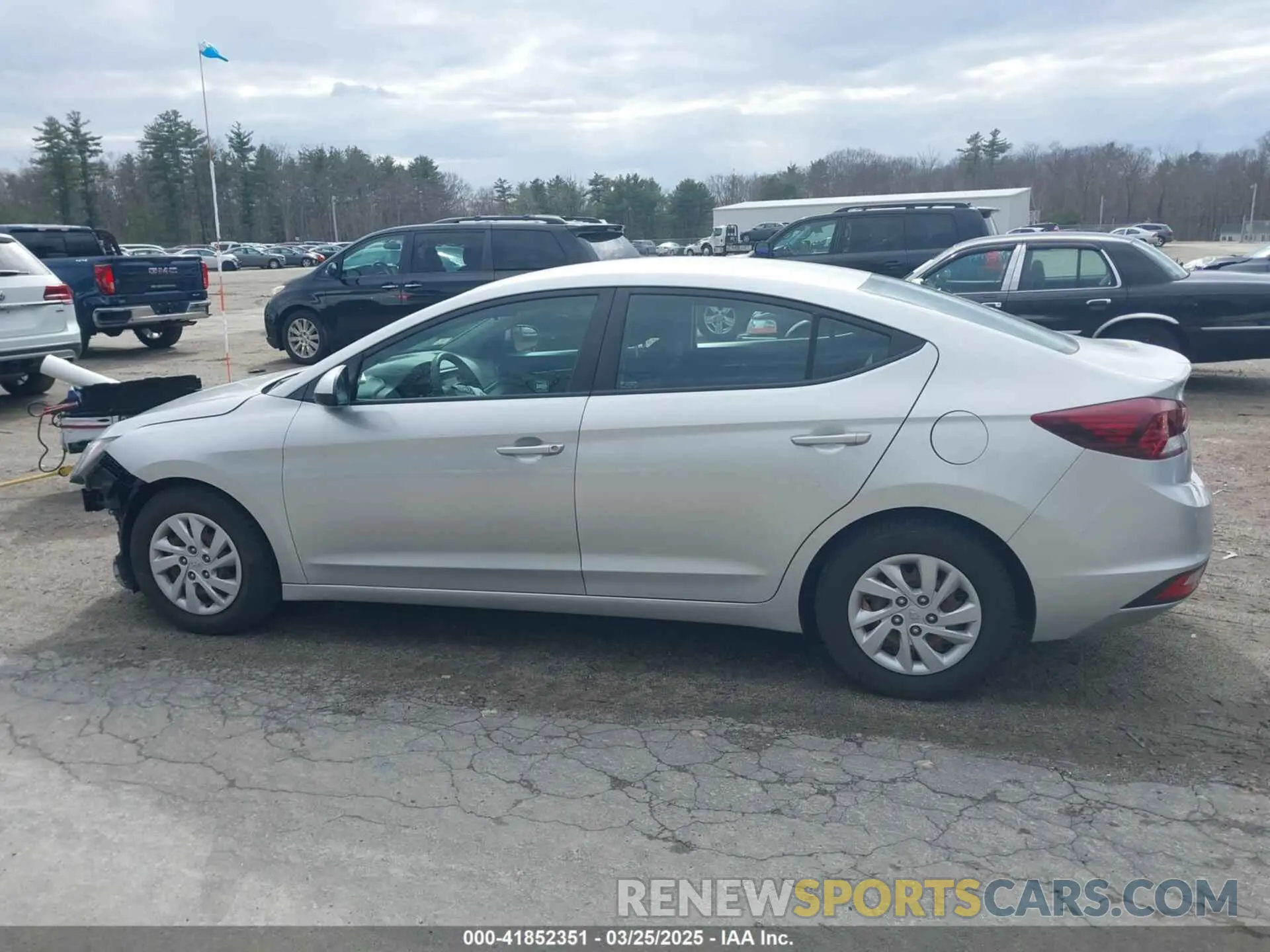 14 Photograph of a damaged car 5NPD74LF6KH416144 HYUNDAI ELANTRA 2019