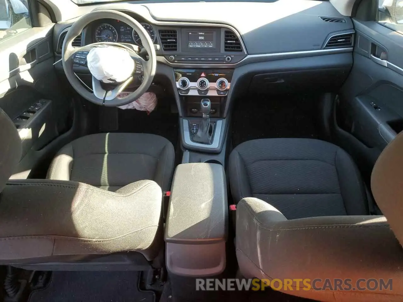 8 Photograph of a damaged car 5NPD74LF6KH440332 HYUNDAI ELANTRA 2019