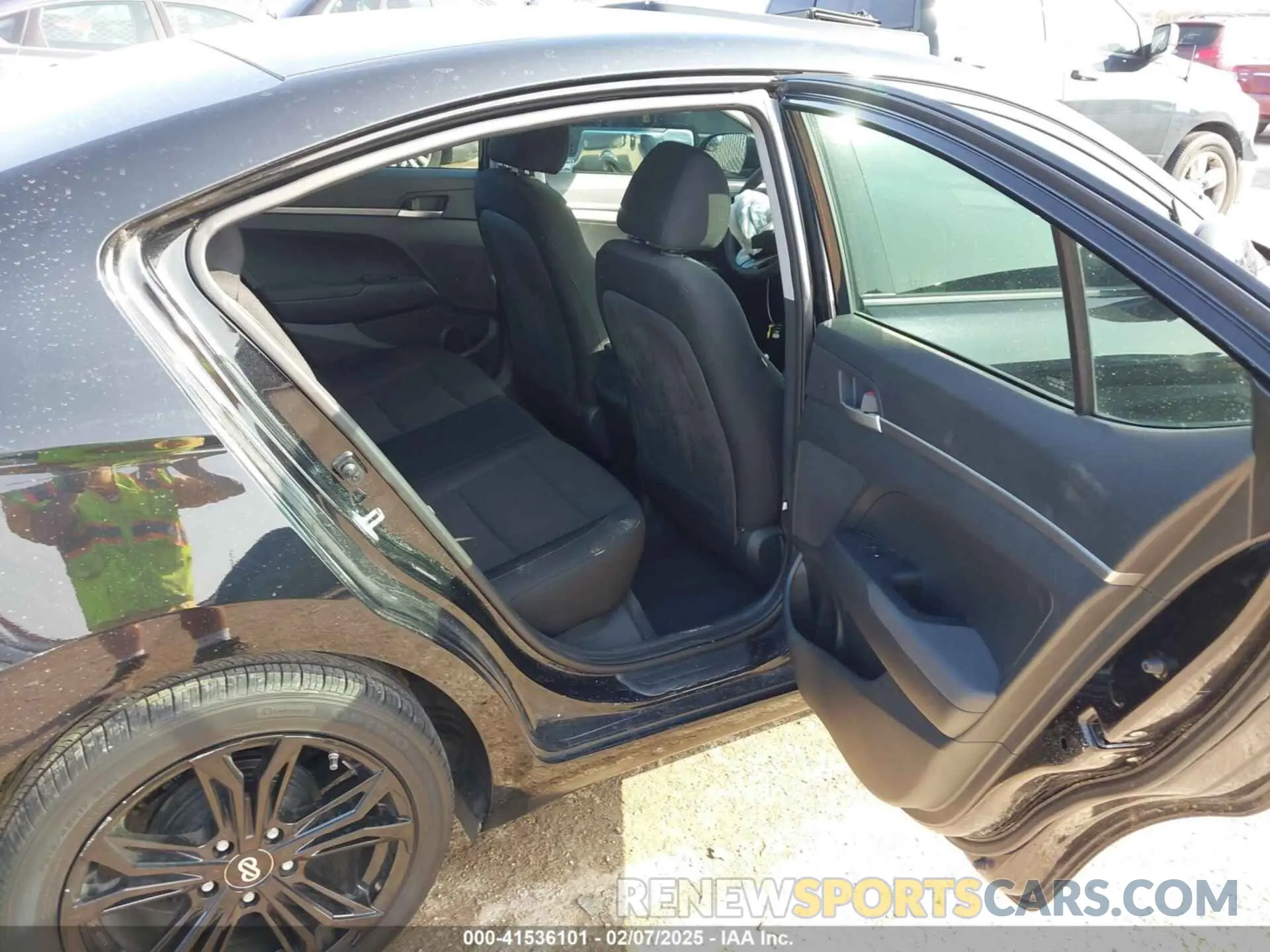 8 Photograph of a damaged car 5NPD74LF6KH454327 HYUNDAI ELANTRA 2019