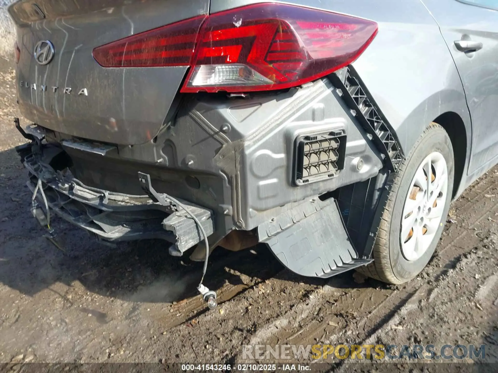 19 Photograph of a damaged car 5NPD74LF6KH456871 HYUNDAI ELANTRA 2019