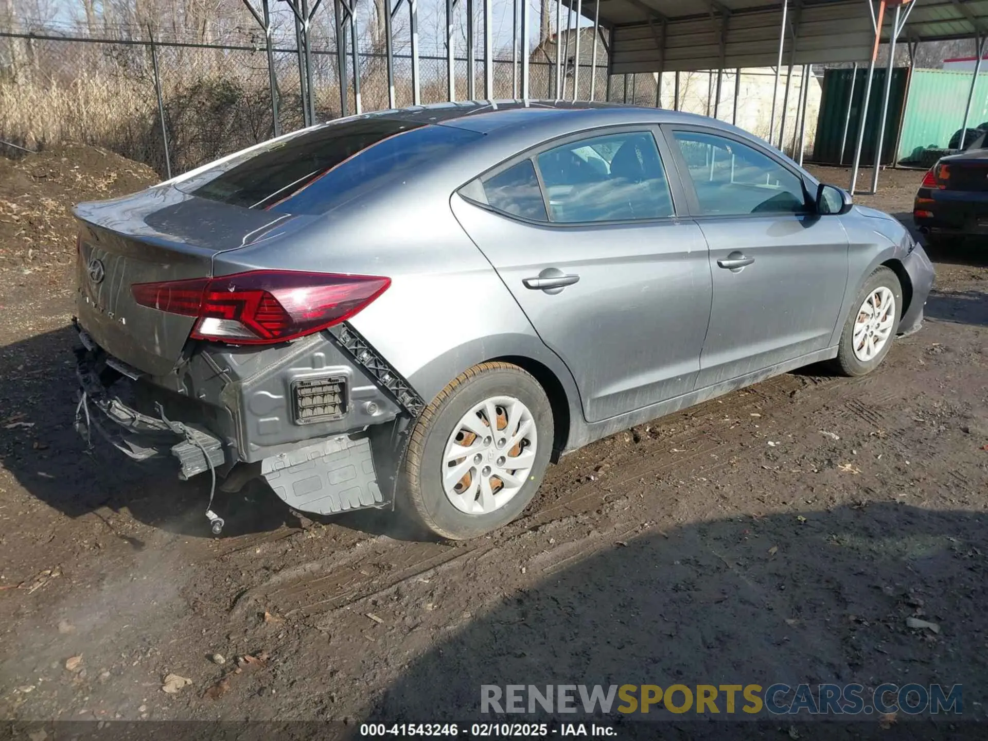4 Photograph of a damaged car 5NPD74LF6KH456871 HYUNDAI ELANTRA 2019
