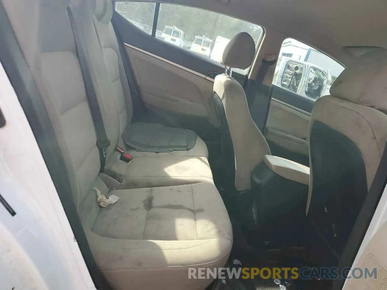 10 Photograph of a damaged car 5NPD74LF6KH475498 HYUNDAI ELANTRA 2019