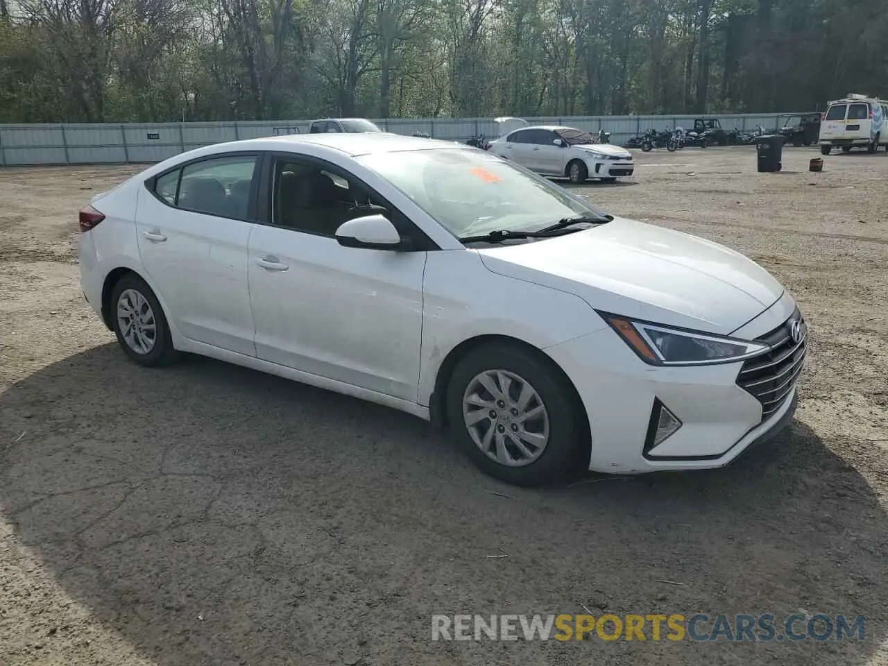 4 Photograph of a damaged car 5NPD74LF6KH475498 HYUNDAI ELANTRA 2019