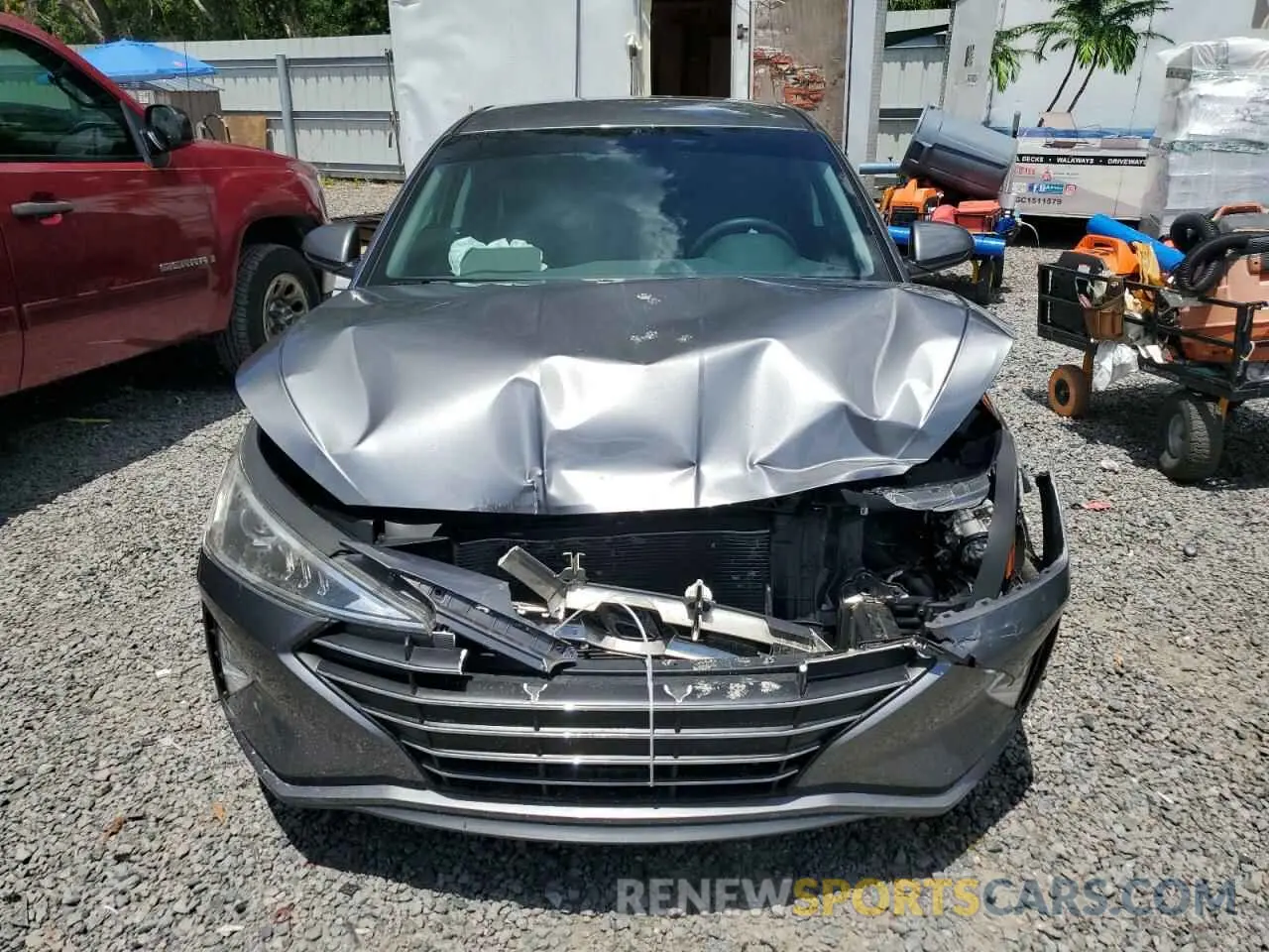 5 Photograph of a damaged car 5NPD74LF6KH478031 HYUNDAI ELANTRA 2019