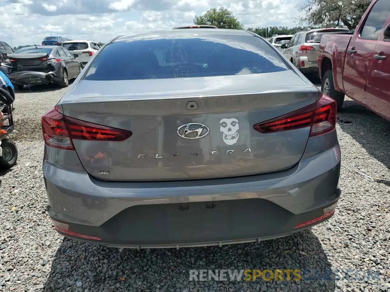 6 Photograph of a damaged car 5NPD74LF6KH478031 HYUNDAI ELANTRA 2019