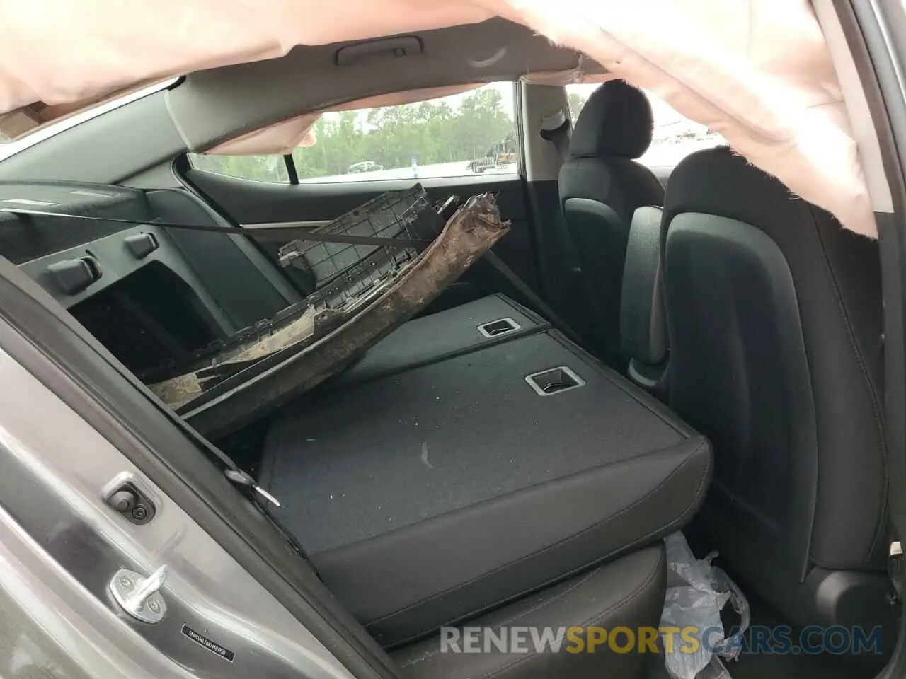 10 Photograph of a damaged car 5NPD74LF6KH481950 HYUNDAI ELANTRA 2019