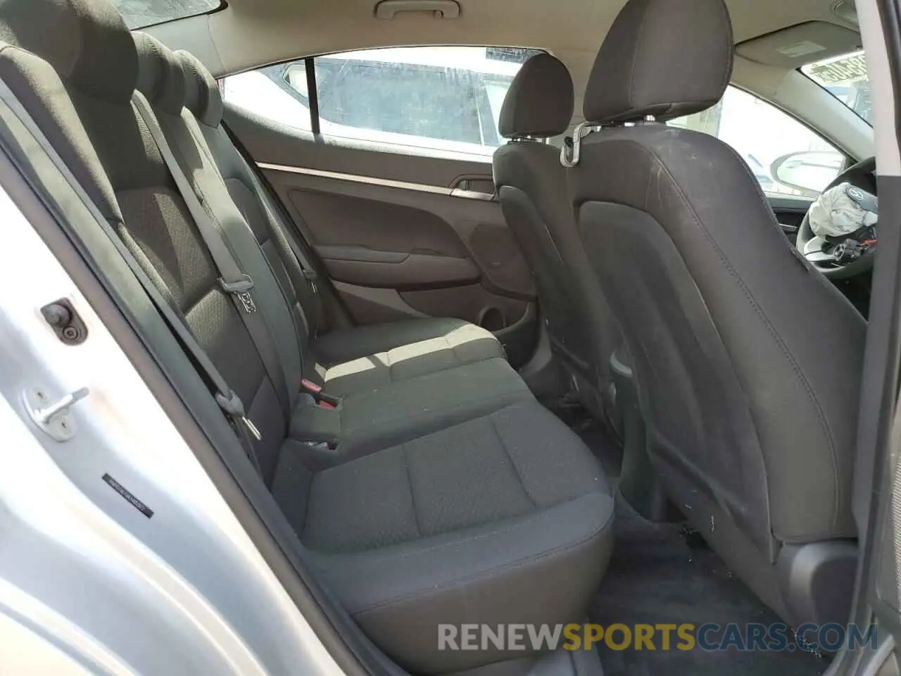 10 Photograph of a damaged car 5NPD74LF6KH482872 HYUNDAI ELANTRA 2019