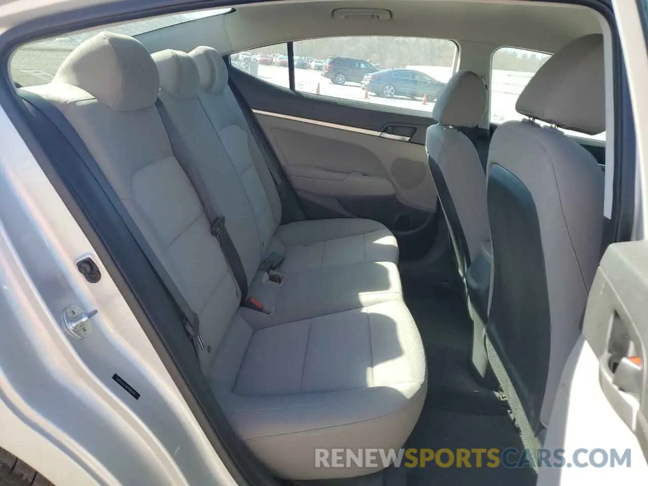 10 Photograph of a damaged car 5NPD74LF6KH486002 HYUNDAI ELANTRA 2019