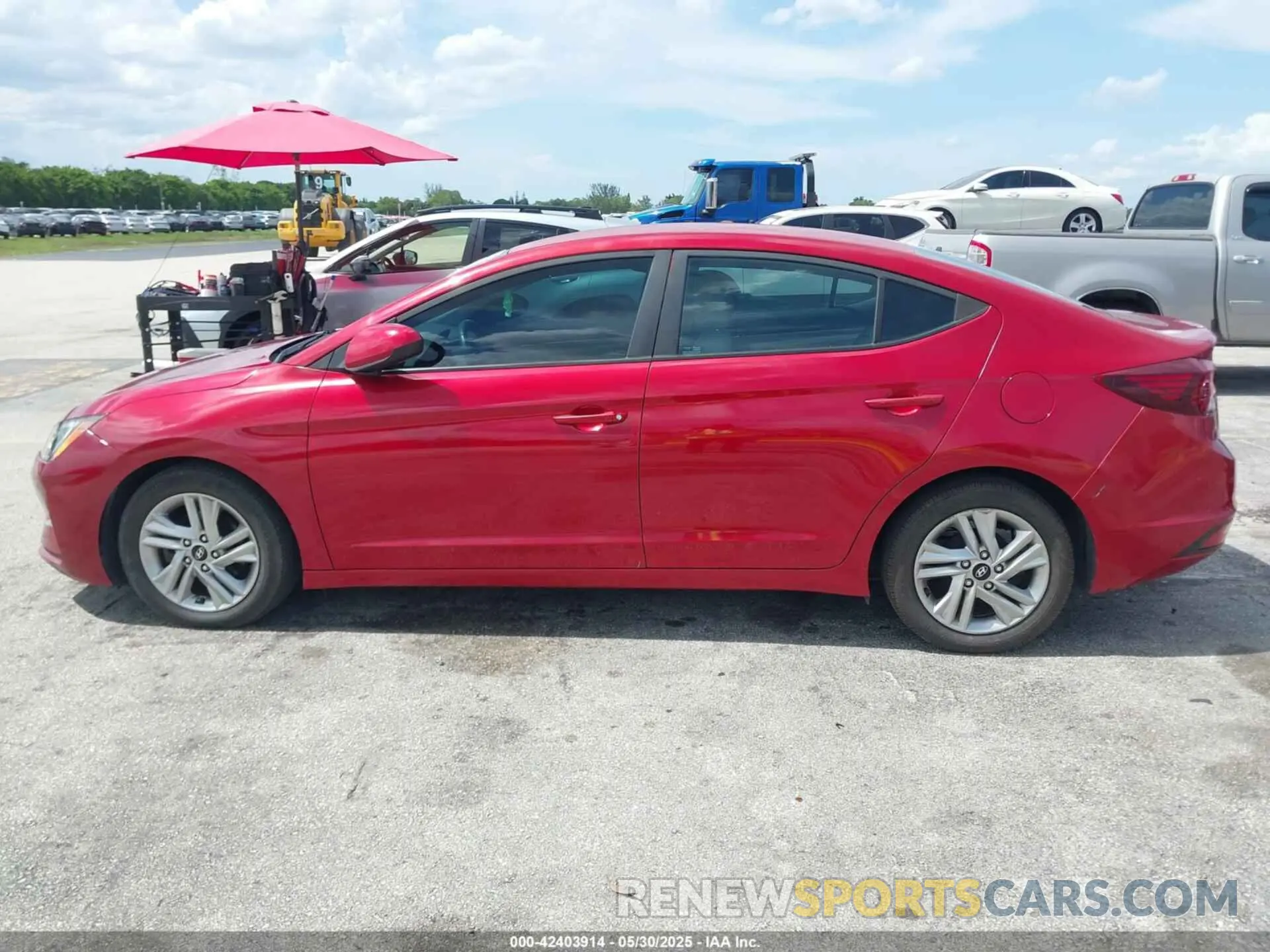 14 Photograph of a damaged car 5NPD74LF6KH486615 HYUNDAI ELANTRA 2019