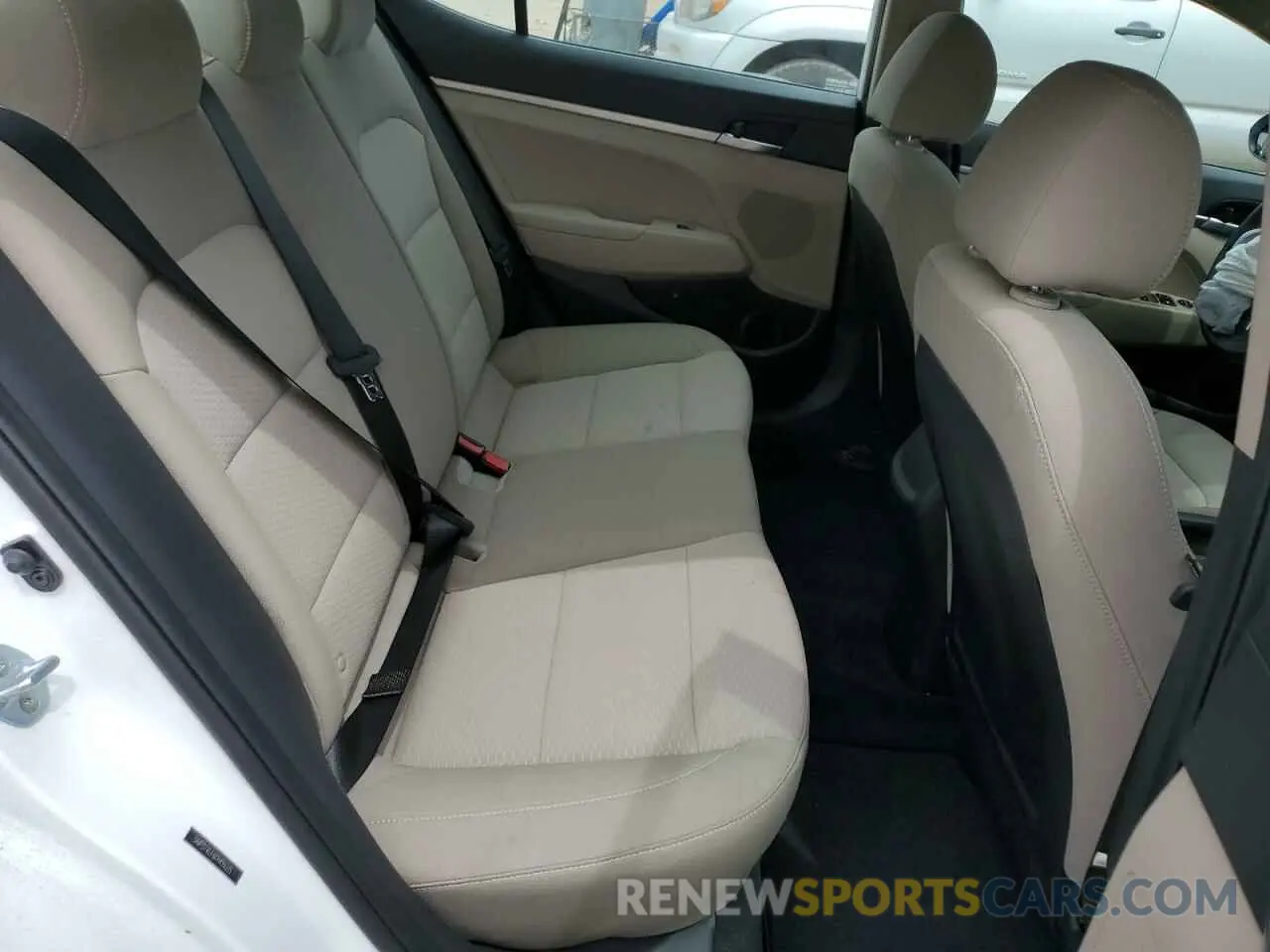 10 Photograph of a damaged car 5NPD74LF6KH496335 HYUNDAI ELANTRA 2019