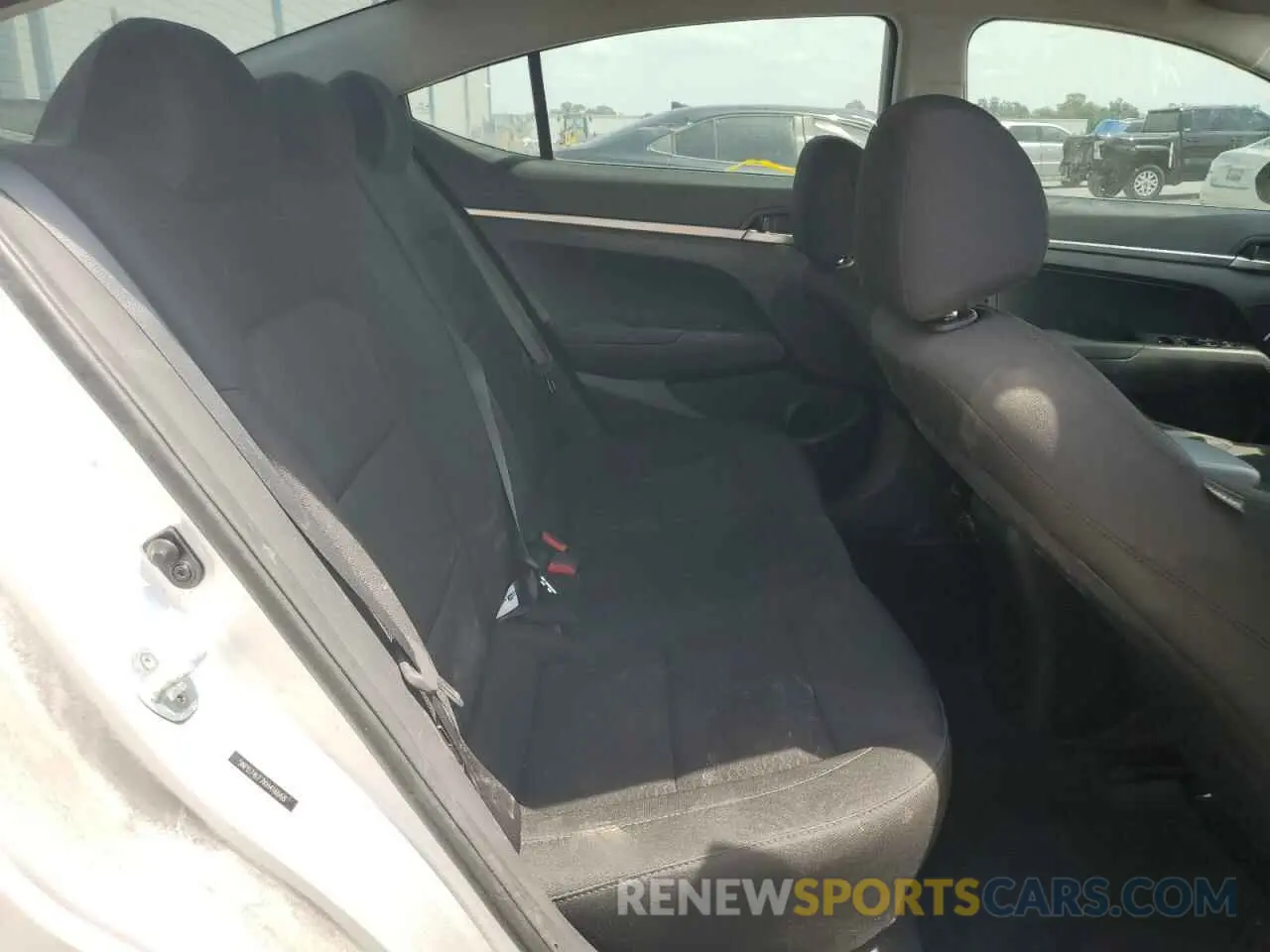 10 Photograph of a damaged car 5NPD74LF7KH416668 HYUNDAI ELANTRA 2019