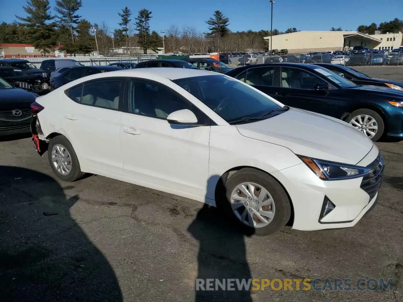 4 Photograph of a damaged car 5NPD74LF7KH425807 HYUNDAI ELANTRA 2019