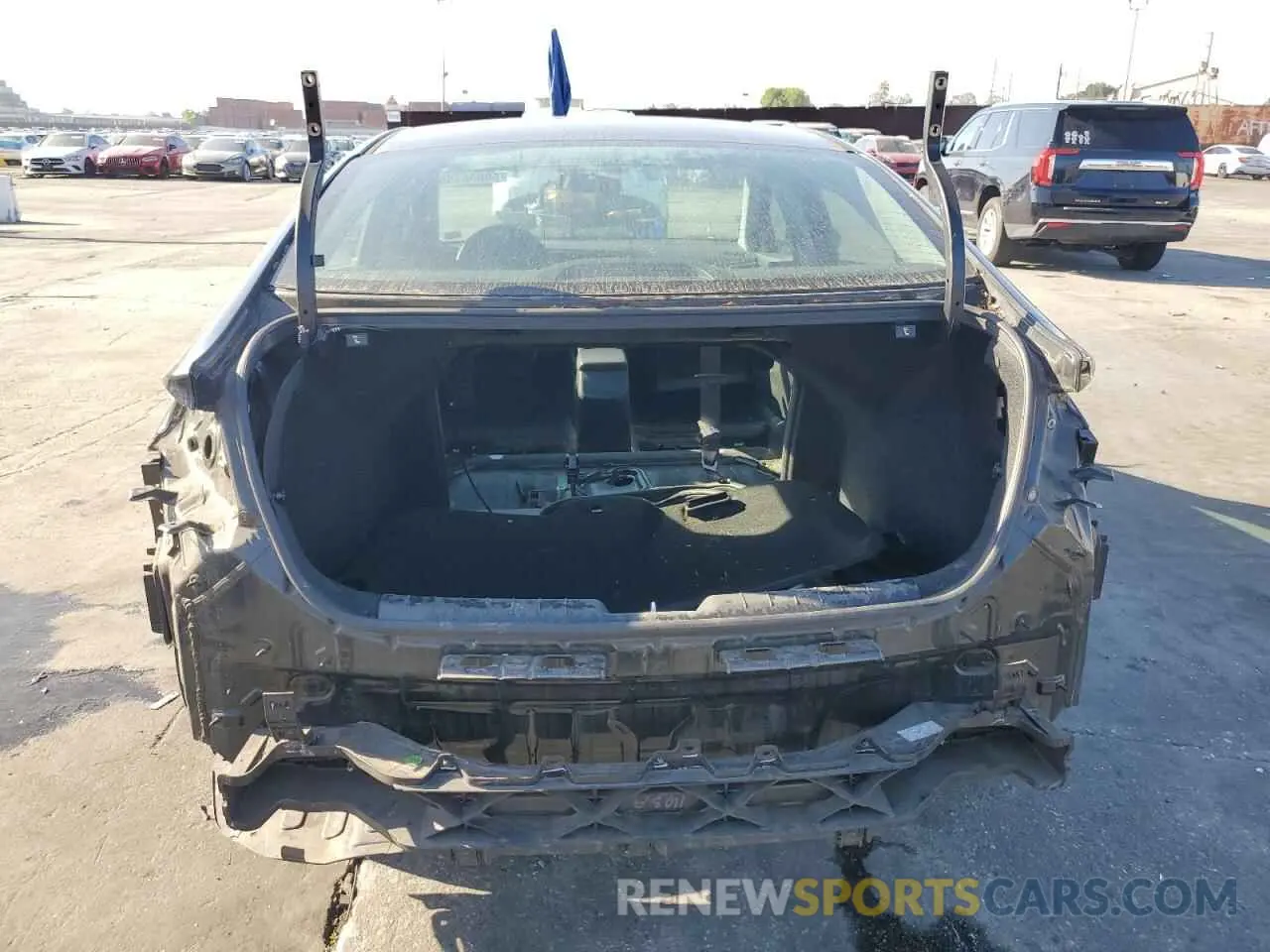 6 Photograph of a damaged car 5NPD74LF7KH432420 HYUNDAI ELANTRA 2019