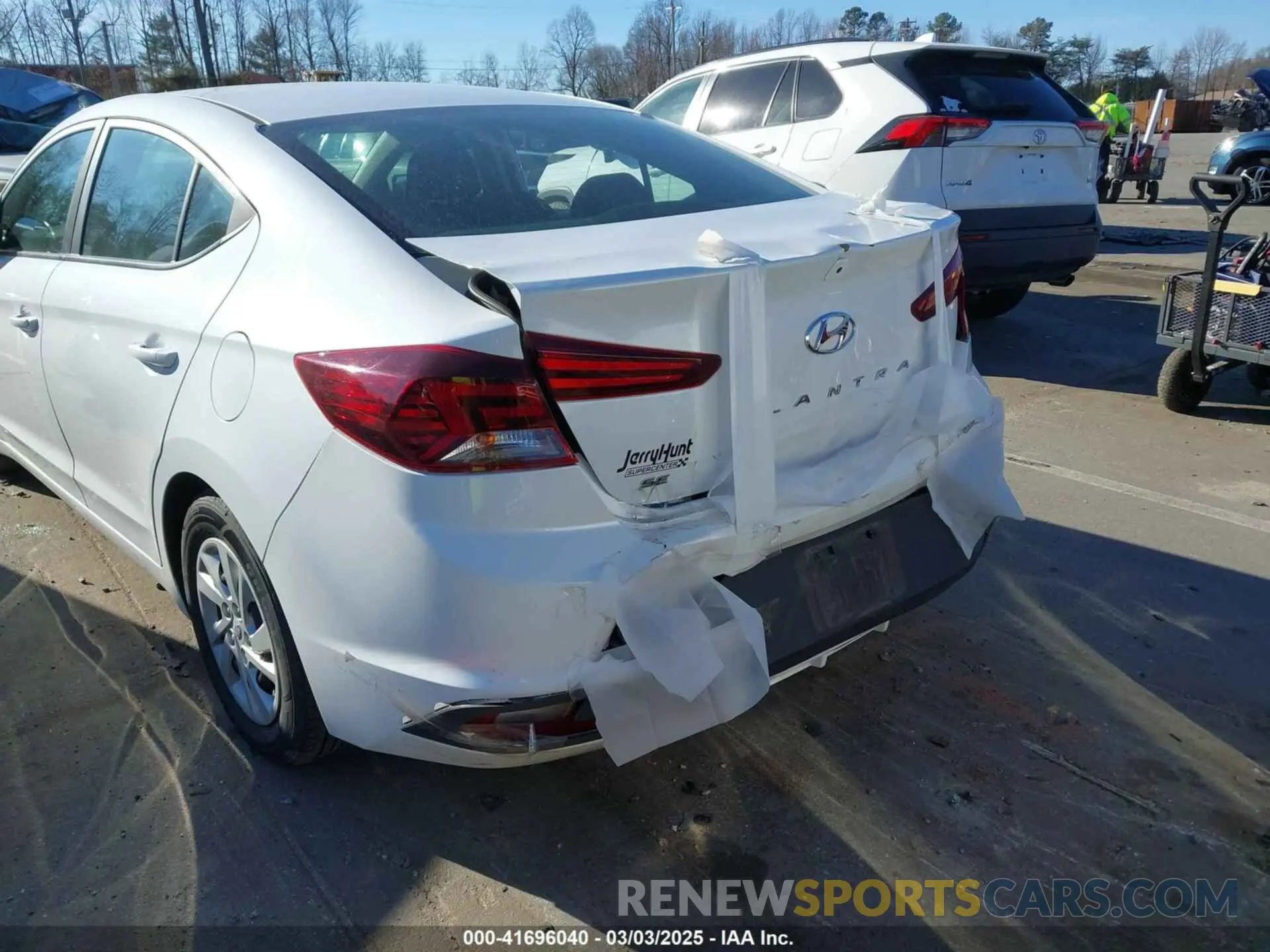 6 Photograph of a damaged car 5NPD74LF7KH433485 HYUNDAI ELANTRA 2019