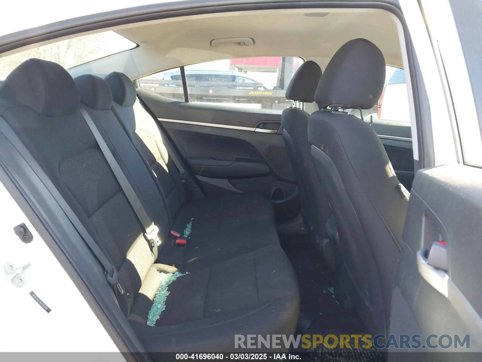 8 Photograph of a damaged car 5NPD74LF7KH433485 HYUNDAI ELANTRA 2019