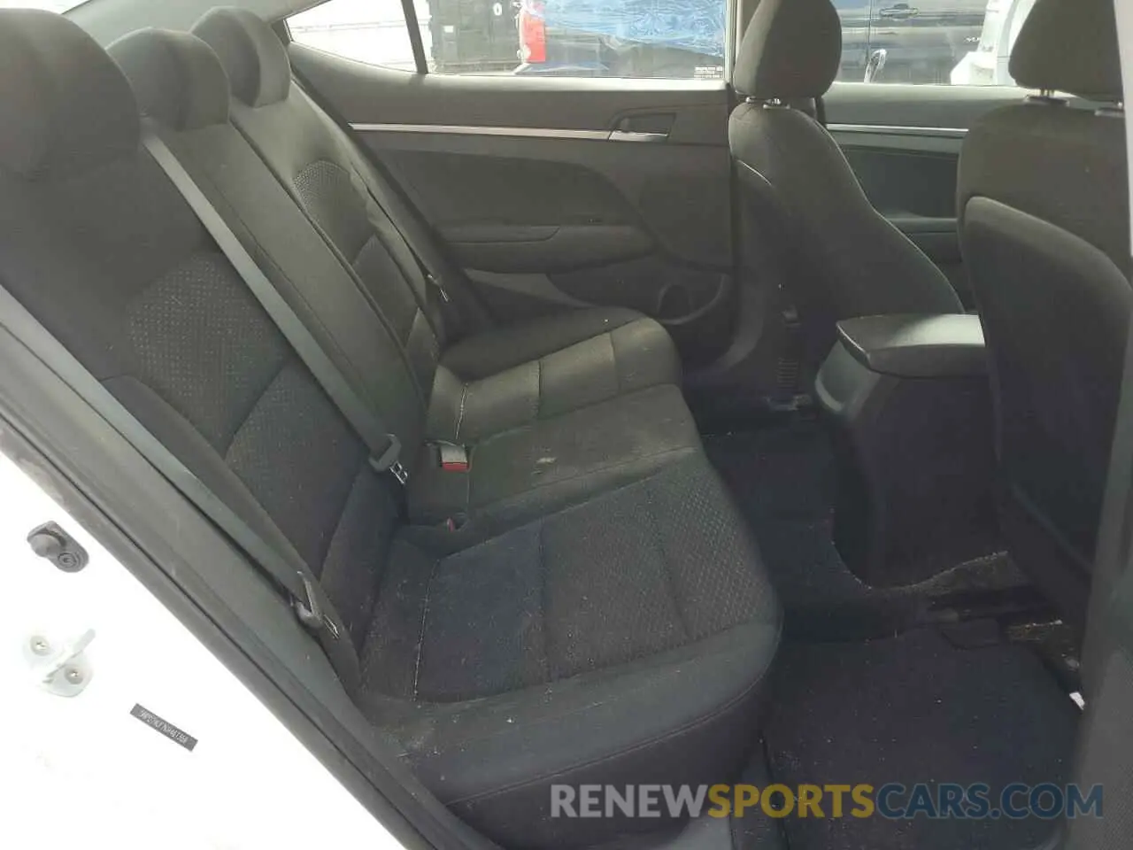 10 Photograph of a damaged car 5NPD74LF7KH467359 HYUNDAI ELANTRA 2019
