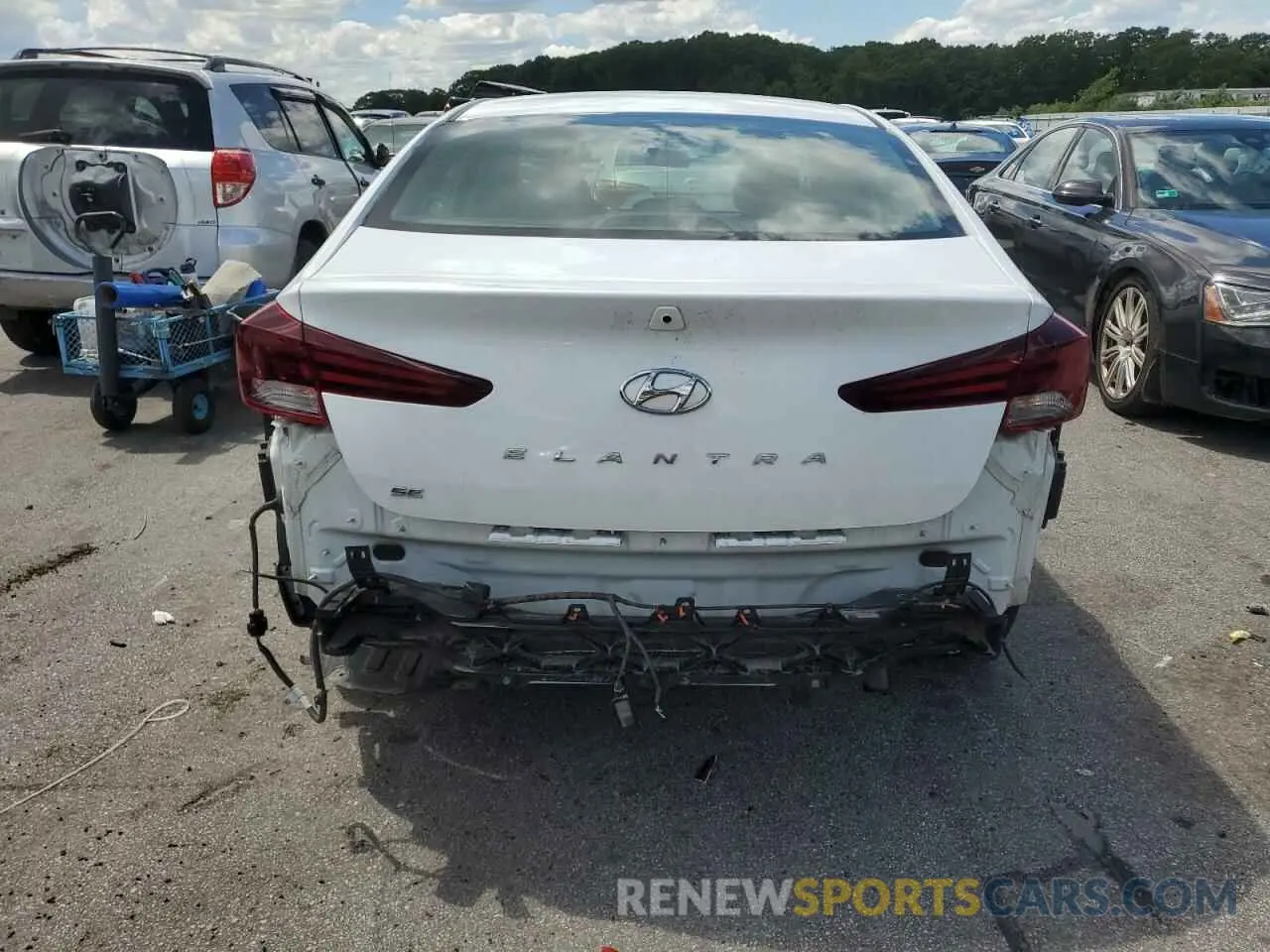 6 Photograph of a damaged car 5NPD74LF7KH467359 HYUNDAI ELANTRA 2019