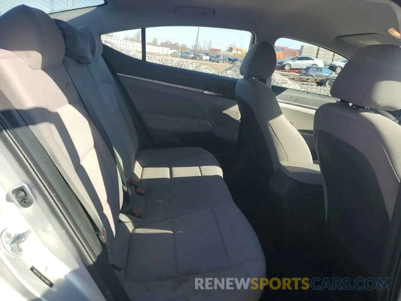 10 Photograph of a damaged car 5NPD74LF7KH470813 HYUNDAI ELANTRA 2019