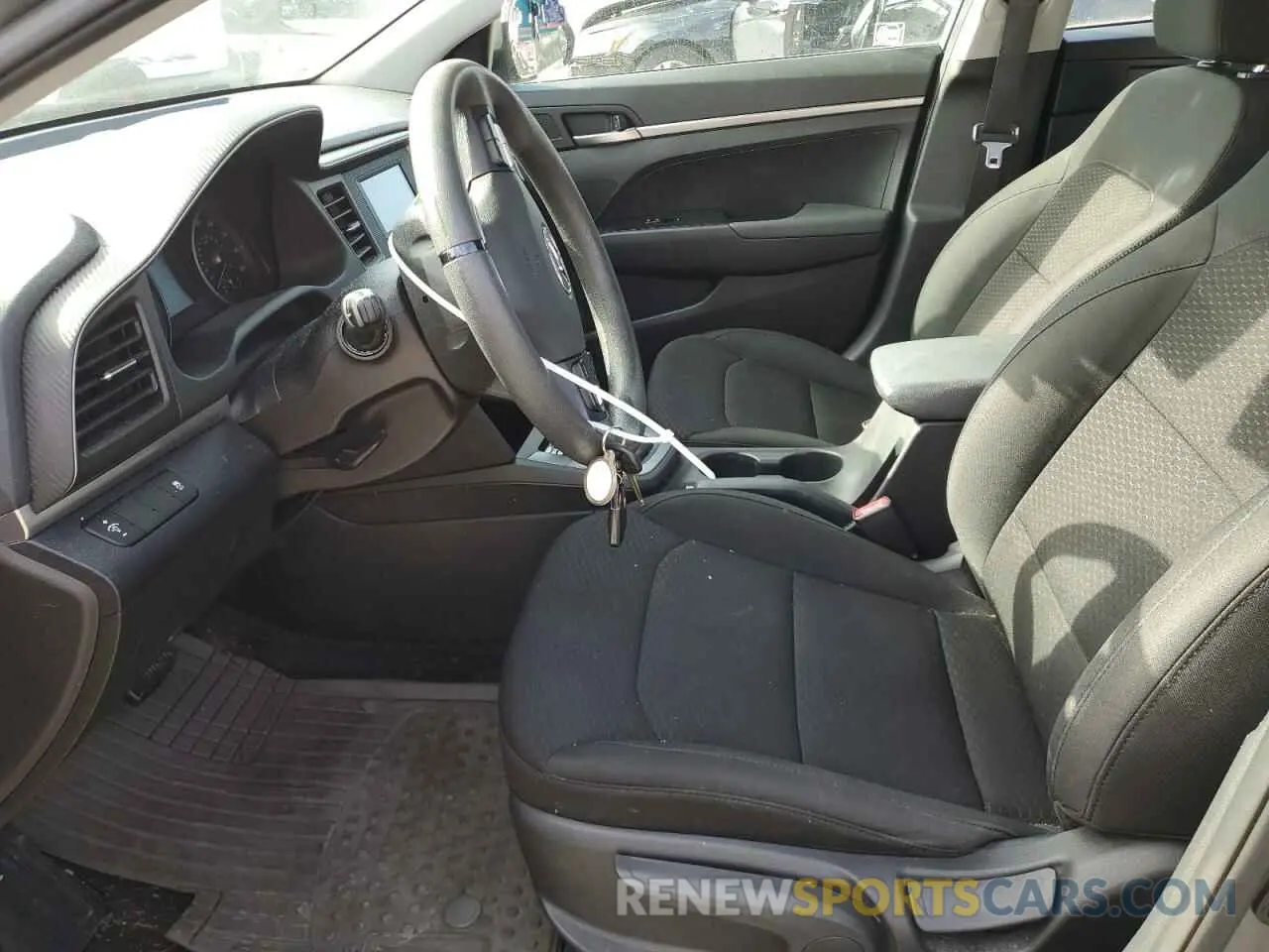 7 Photograph of a damaged car 5NPD74LF7KH481245 HYUNDAI ELANTRA 2019