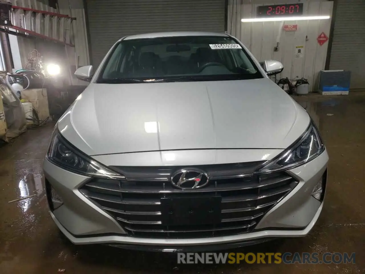 5 Photograph of a damaged car 5NPD74LF7KH497820 HYUNDAI ELANTRA 2019