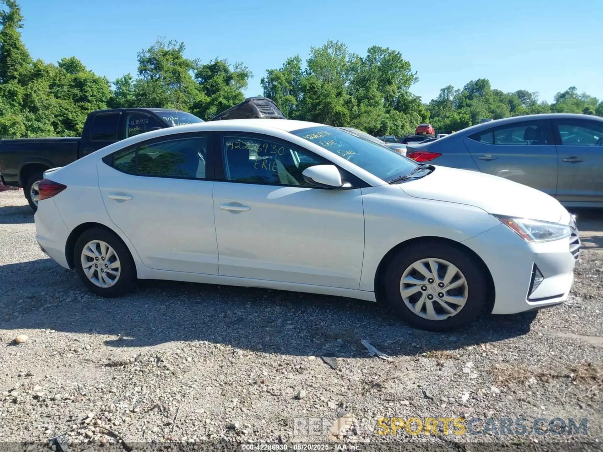 13 Photograph of a damaged car 5NPD74LF8KH406621 HYUNDAI ELANTRA 2019