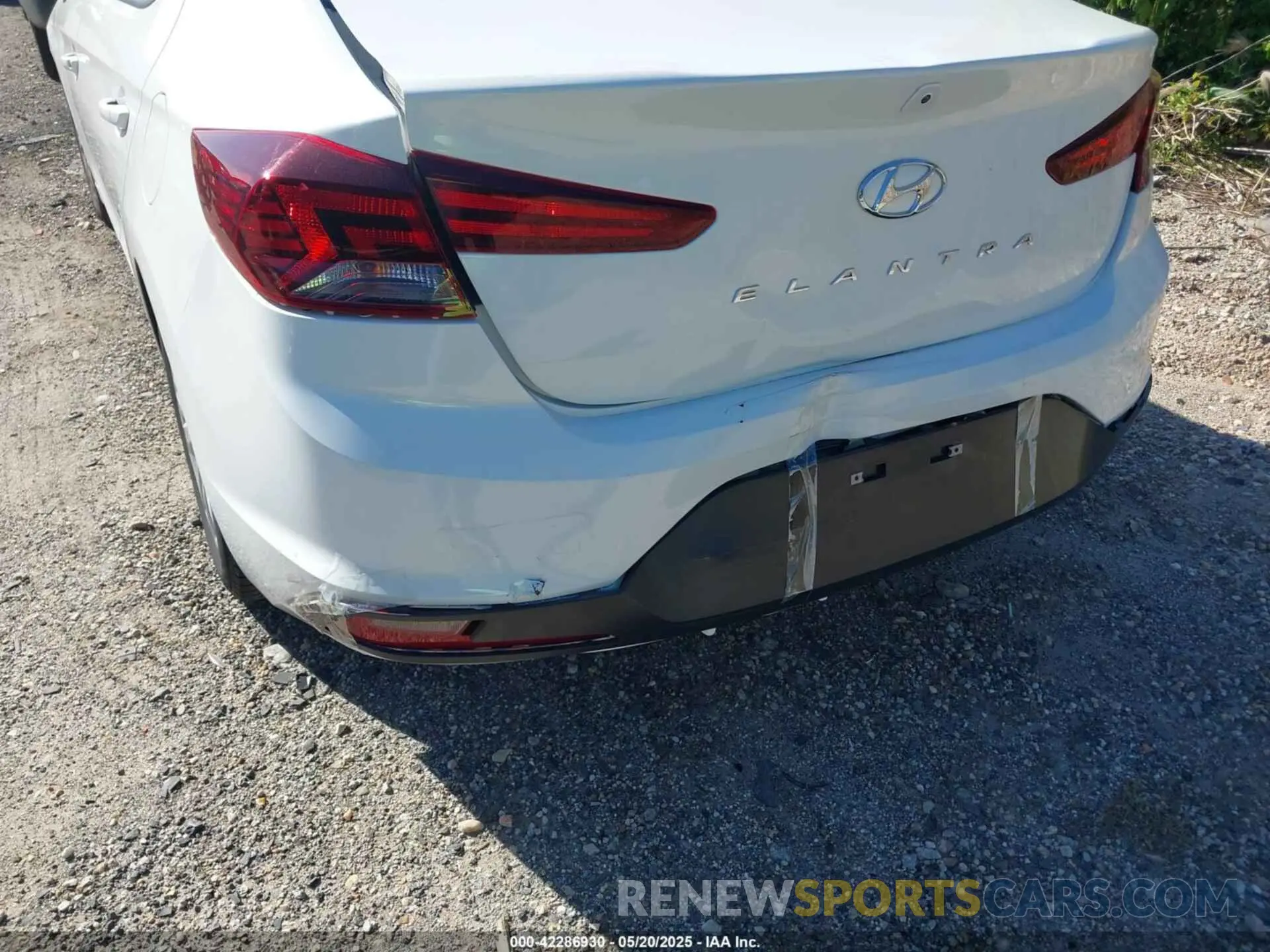 6 Photograph of a damaged car 5NPD74LF8KH406621 HYUNDAI ELANTRA 2019