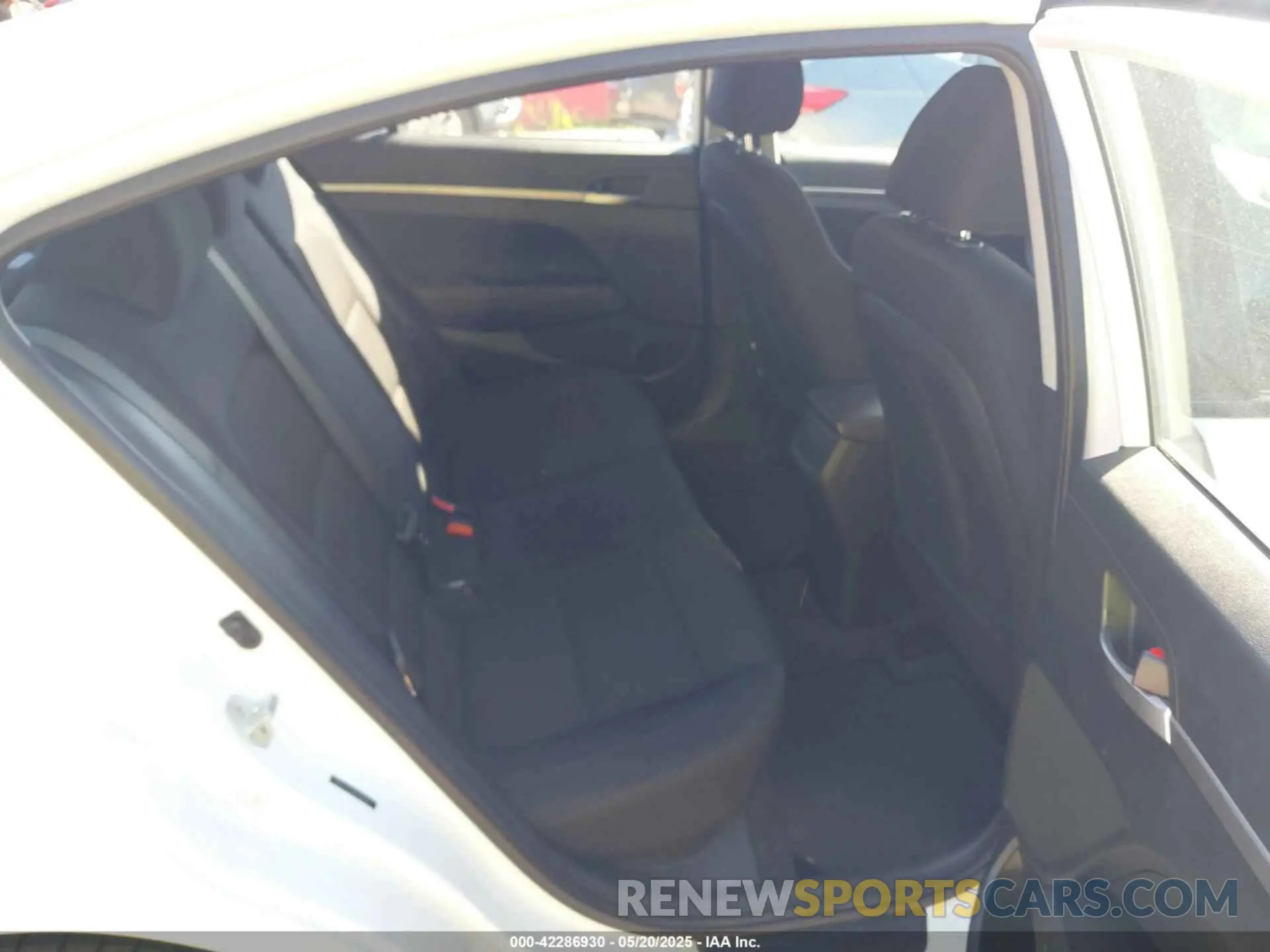 8 Photograph of a damaged car 5NPD74LF8KH406621 HYUNDAI ELANTRA 2019