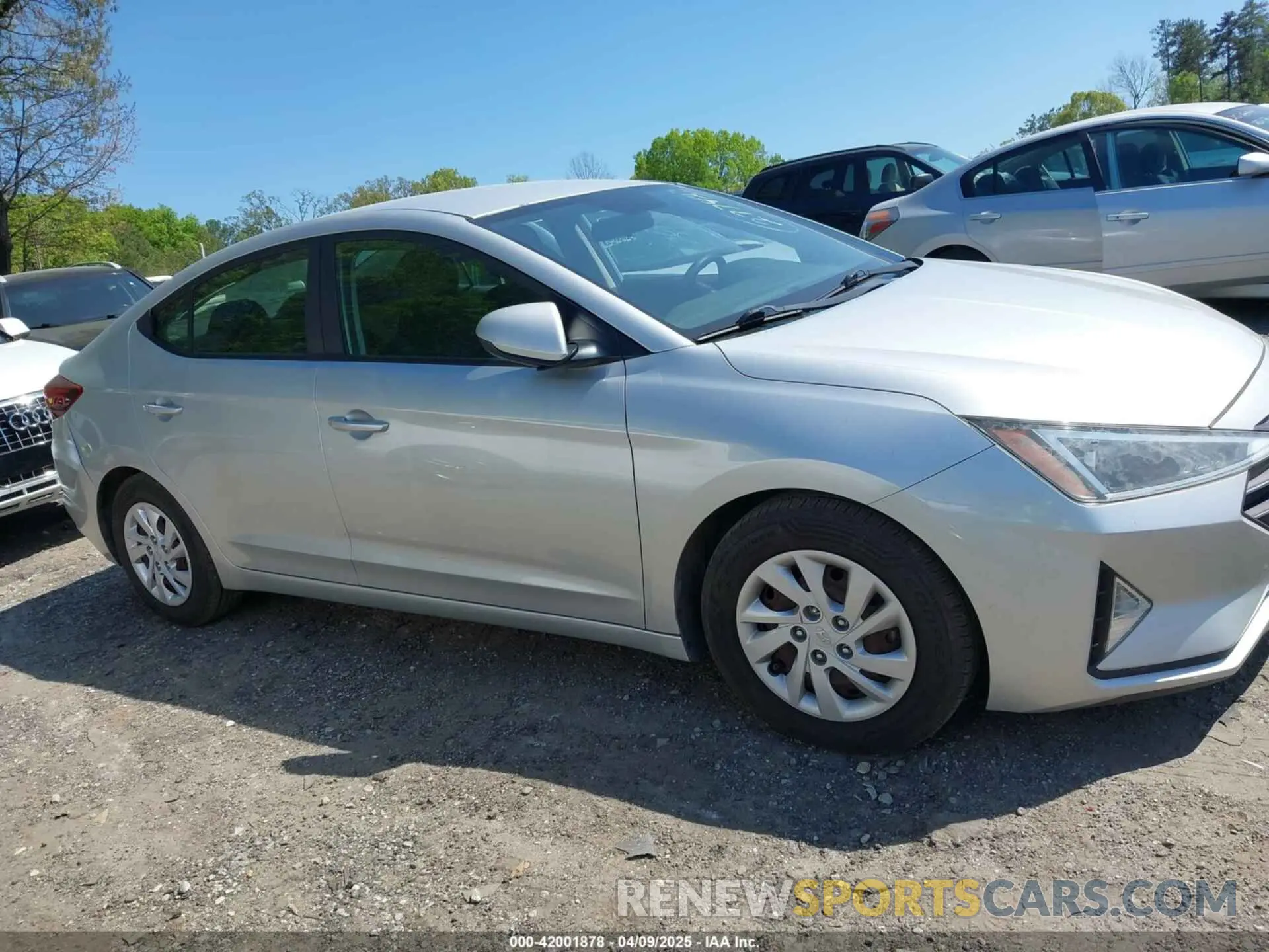 12 Photograph of a damaged car 5NPD74LF8KH406795 HYUNDAI ELANTRA 2019
