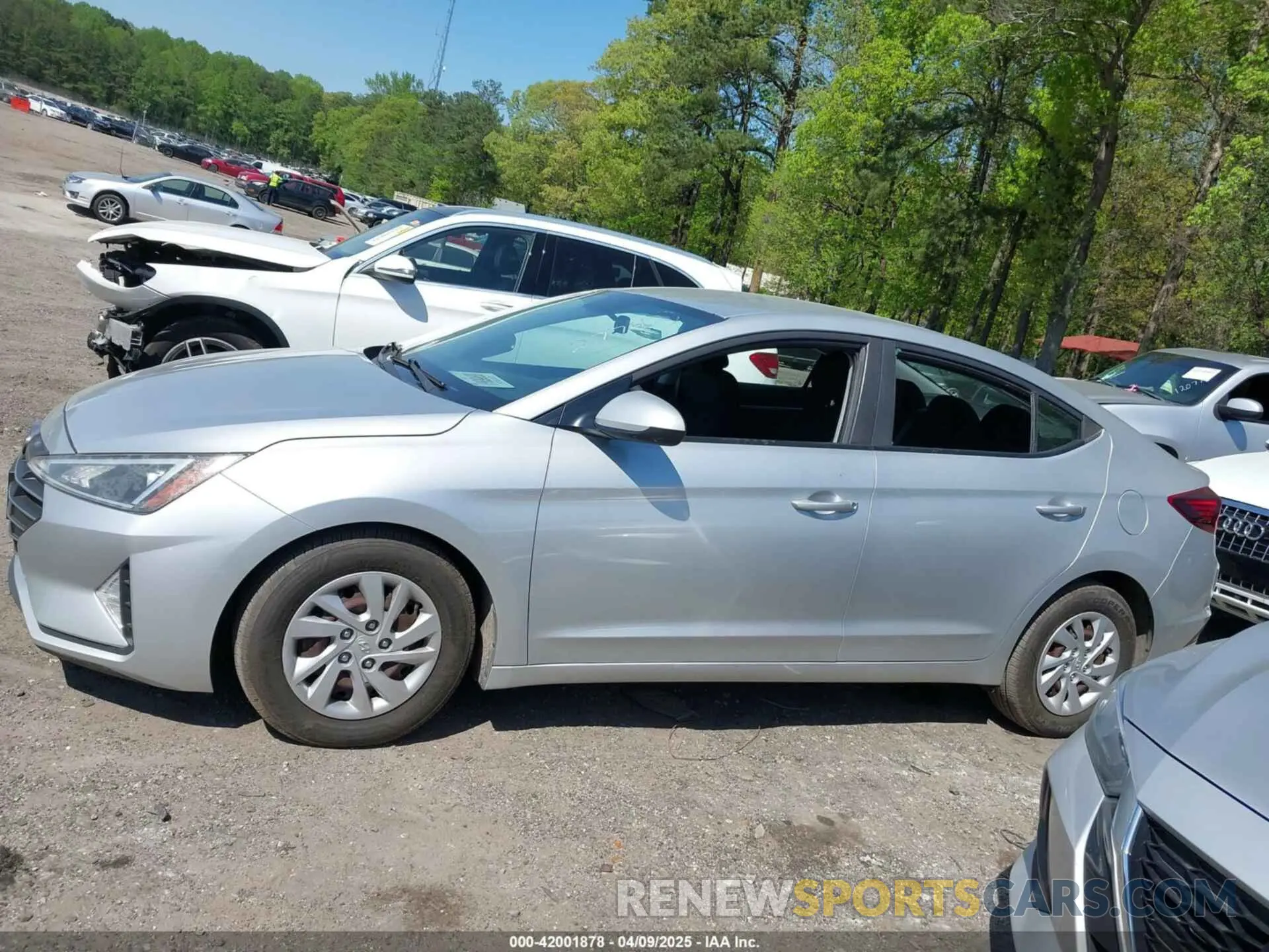 13 Photograph of a damaged car 5NPD74LF8KH406795 HYUNDAI ELANTRA 2019