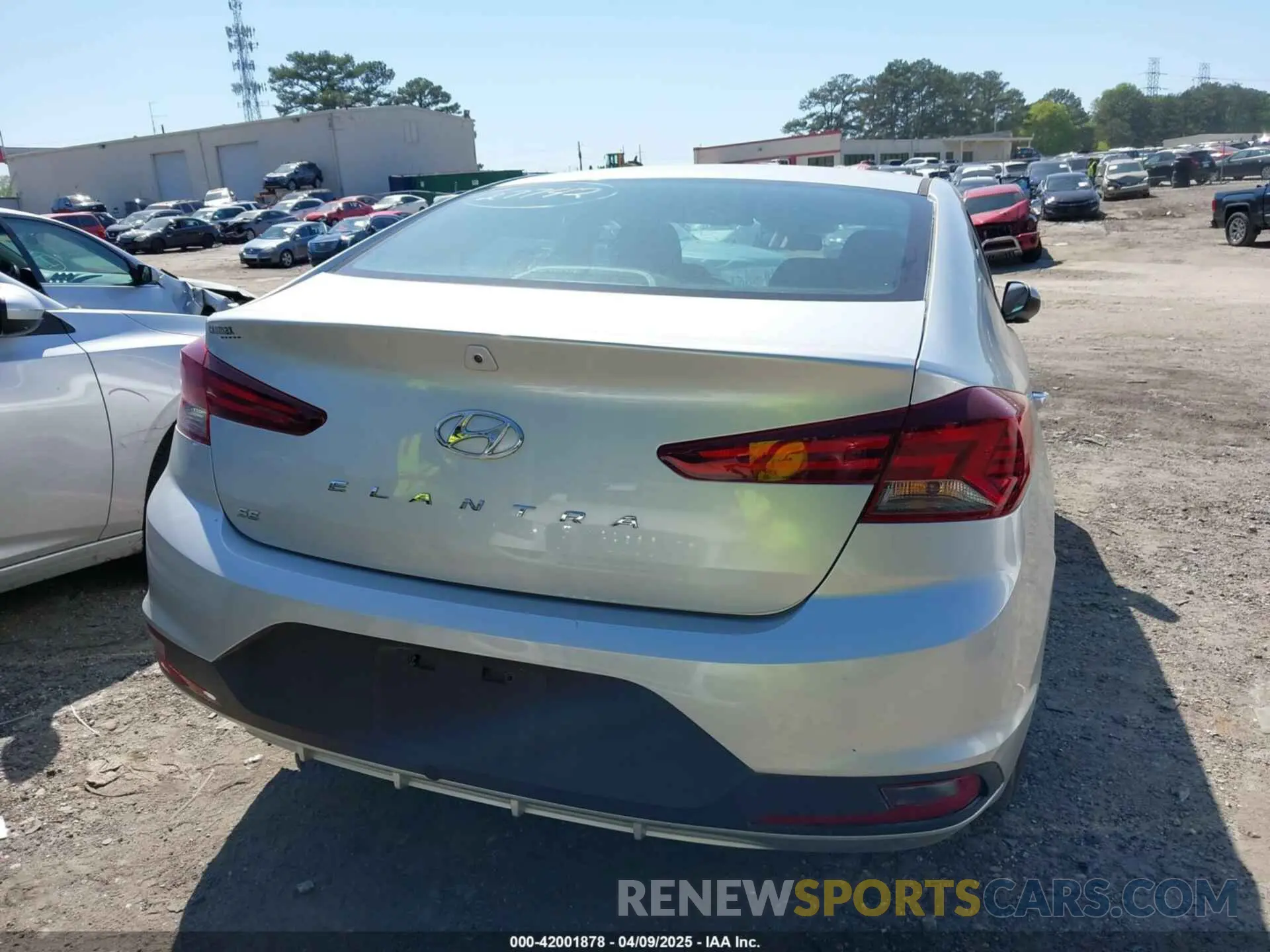15 Photograph of a damaged car 5NPD74LF8KH406795 HYUNDAI ELANTRA 2019