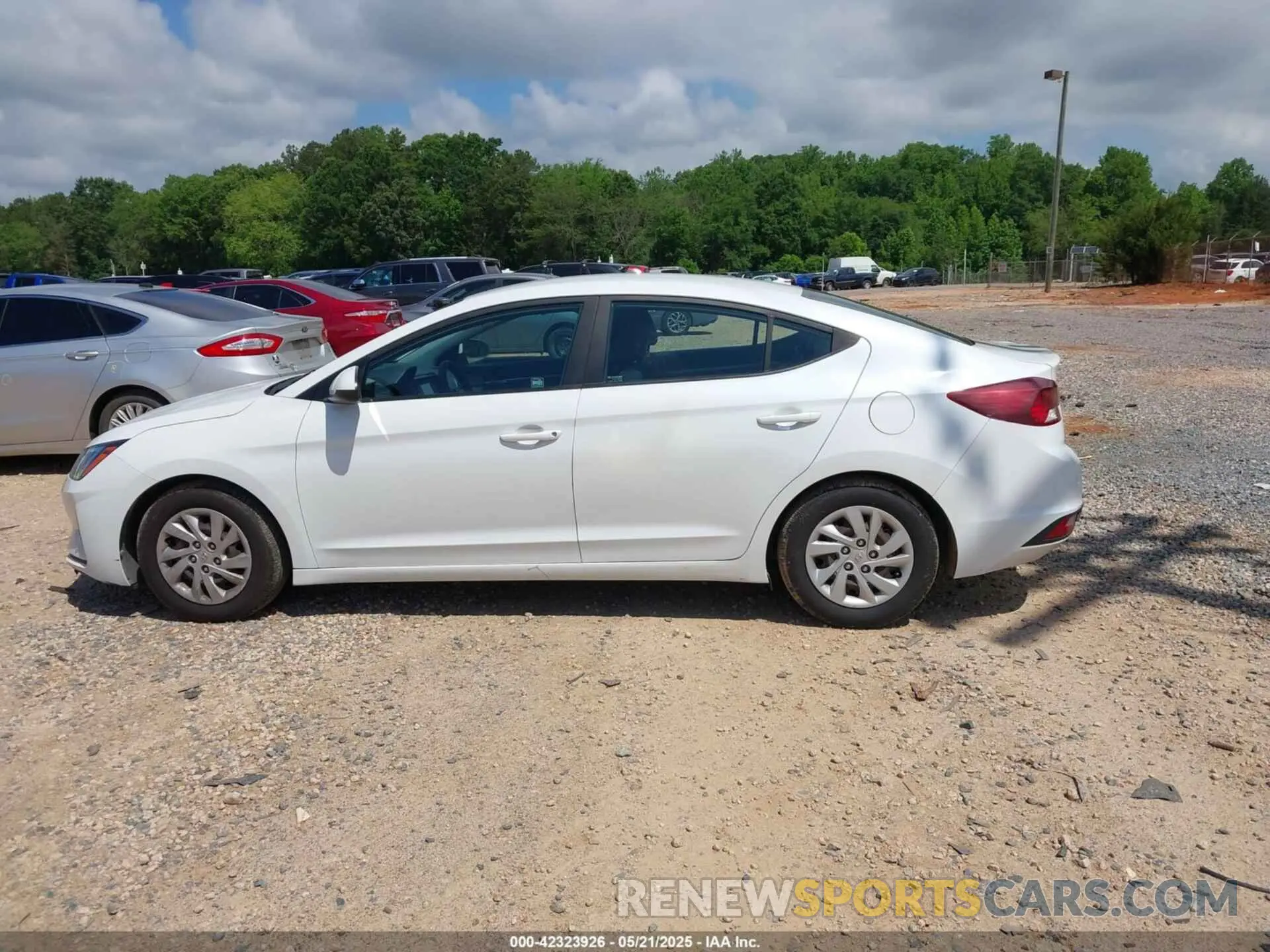 15 Photograph of a damaged car 5NPD74LF8KH411799 HYUNDAI ELANTRA 2019