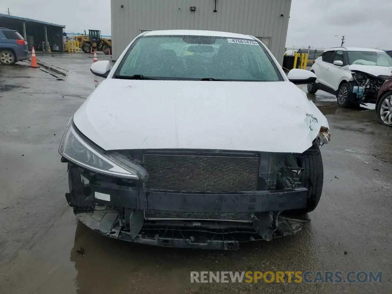 5 Photograph of a damaged car 5NPD74LF8KH422950 HYUNDAI ELANTRA 2019