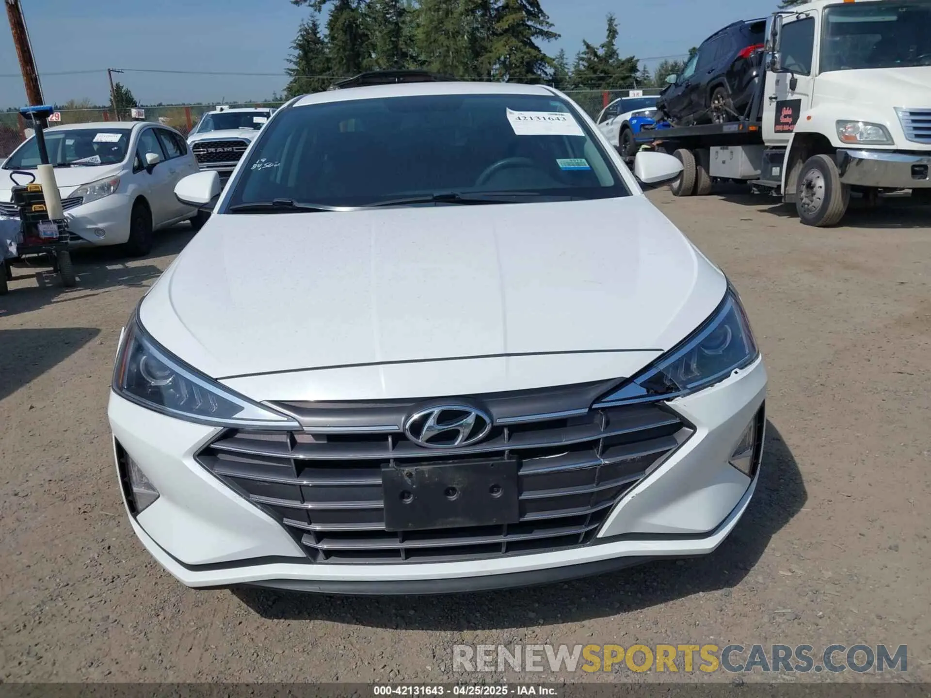 12 Photograph of a damaged car 5NPD74LF8KH433480 HYUNDAI ELANTRA 2019