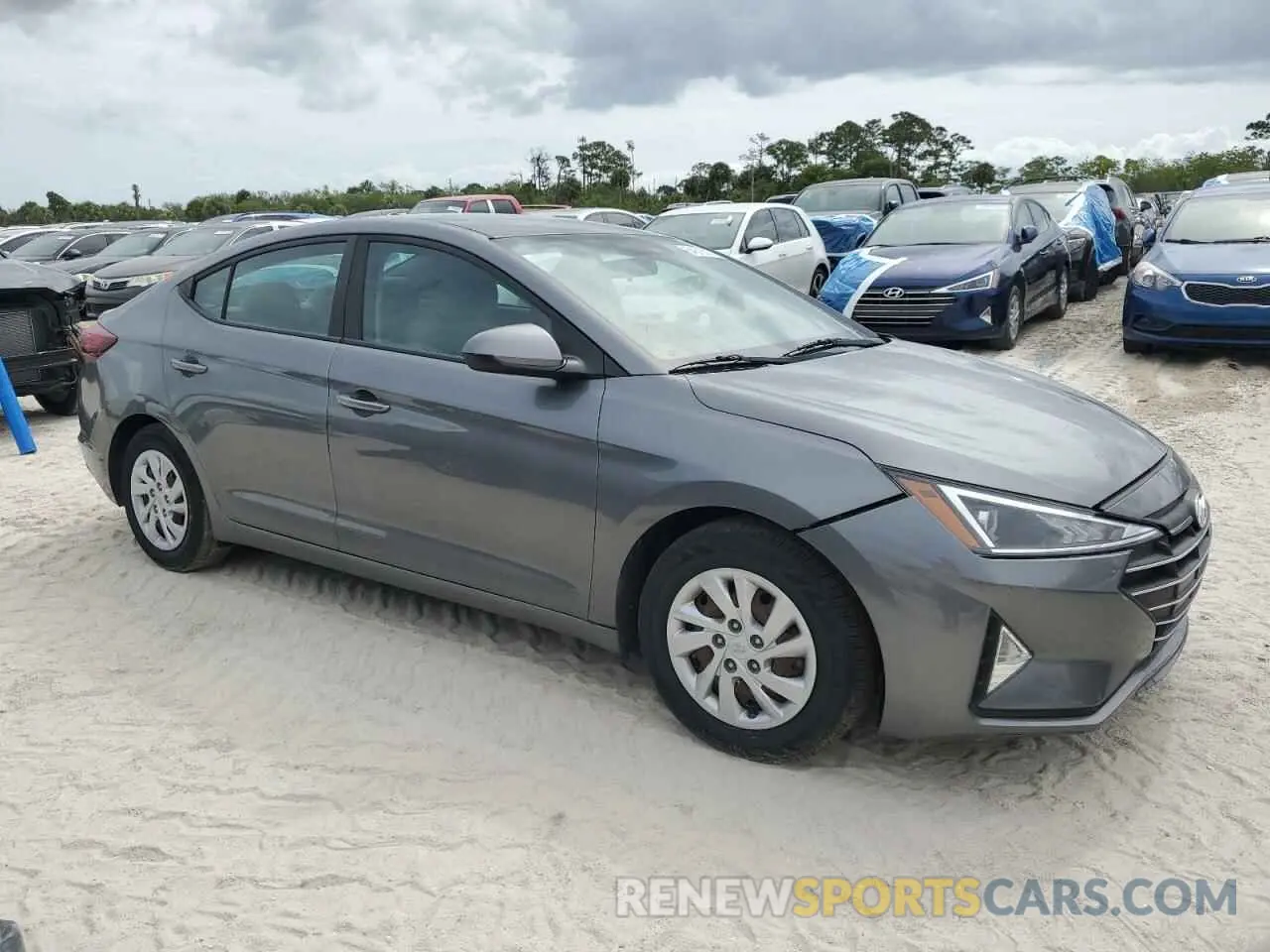 4 Photograph of a damaged car 5NPD74LF8KH435780 HYUNDAI ELANTRA 2019