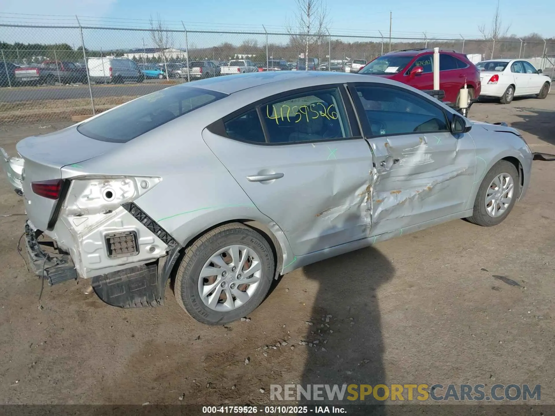 4 Photograph of a damaged car 5NPD74LF8KH440977 HYUNDAI ELANTRA 2019