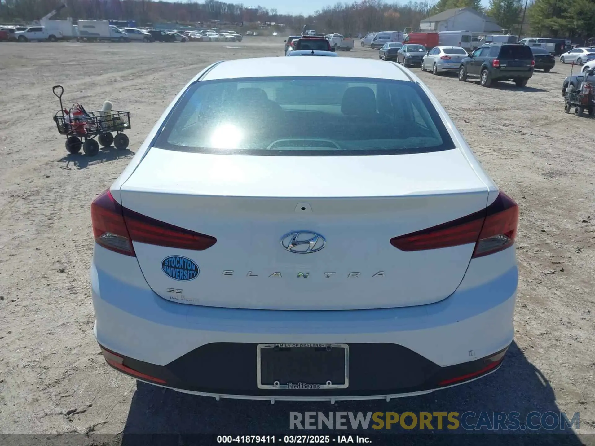 16 Photograph of a damaged car 5NPD74LF8KH474546 HYUNDAI ELANTRA 2019