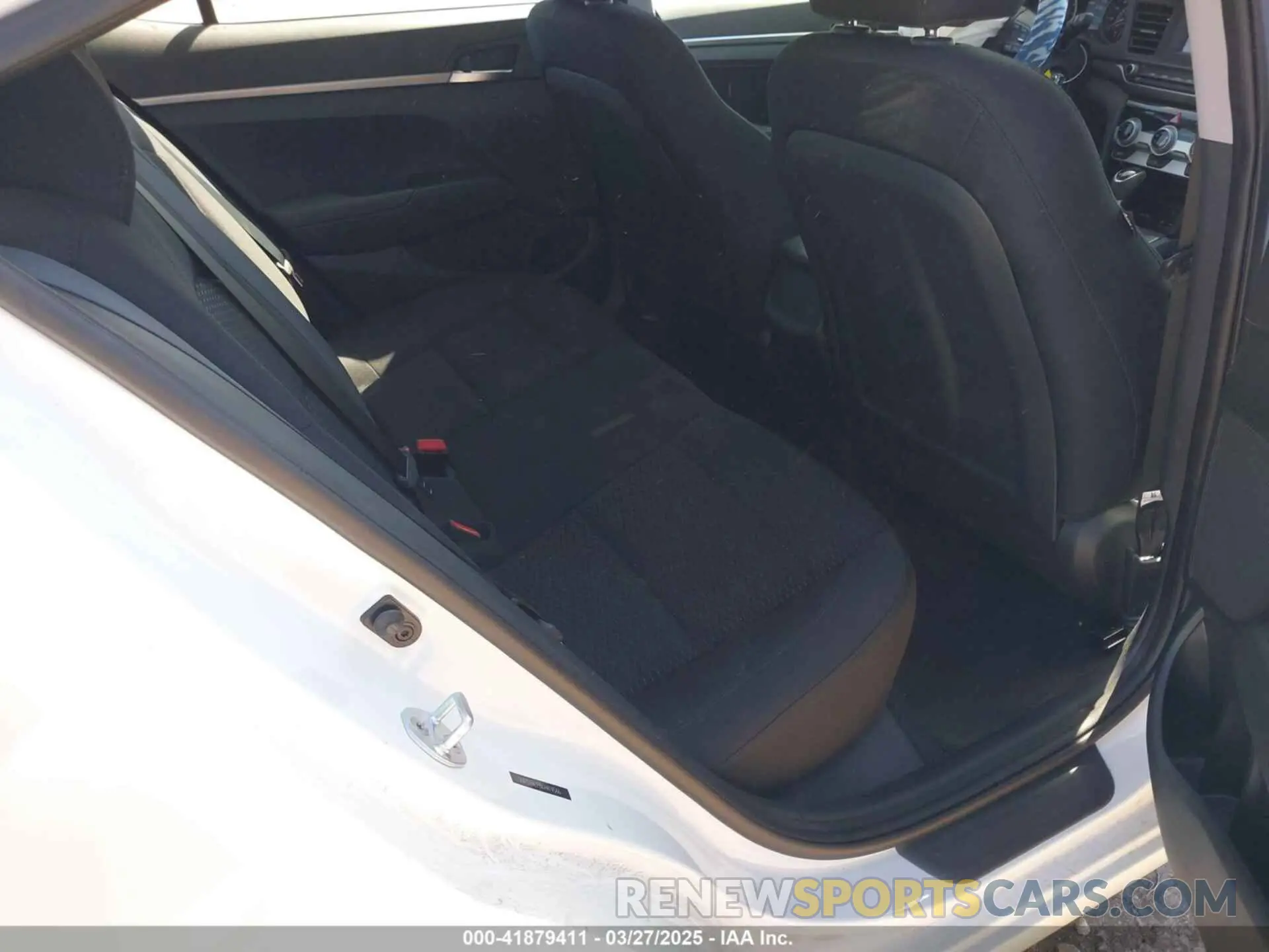 8 Photograph of a damaged car 5NPD74LF8KH474546 HYUNDAI ELANTRA 2019
